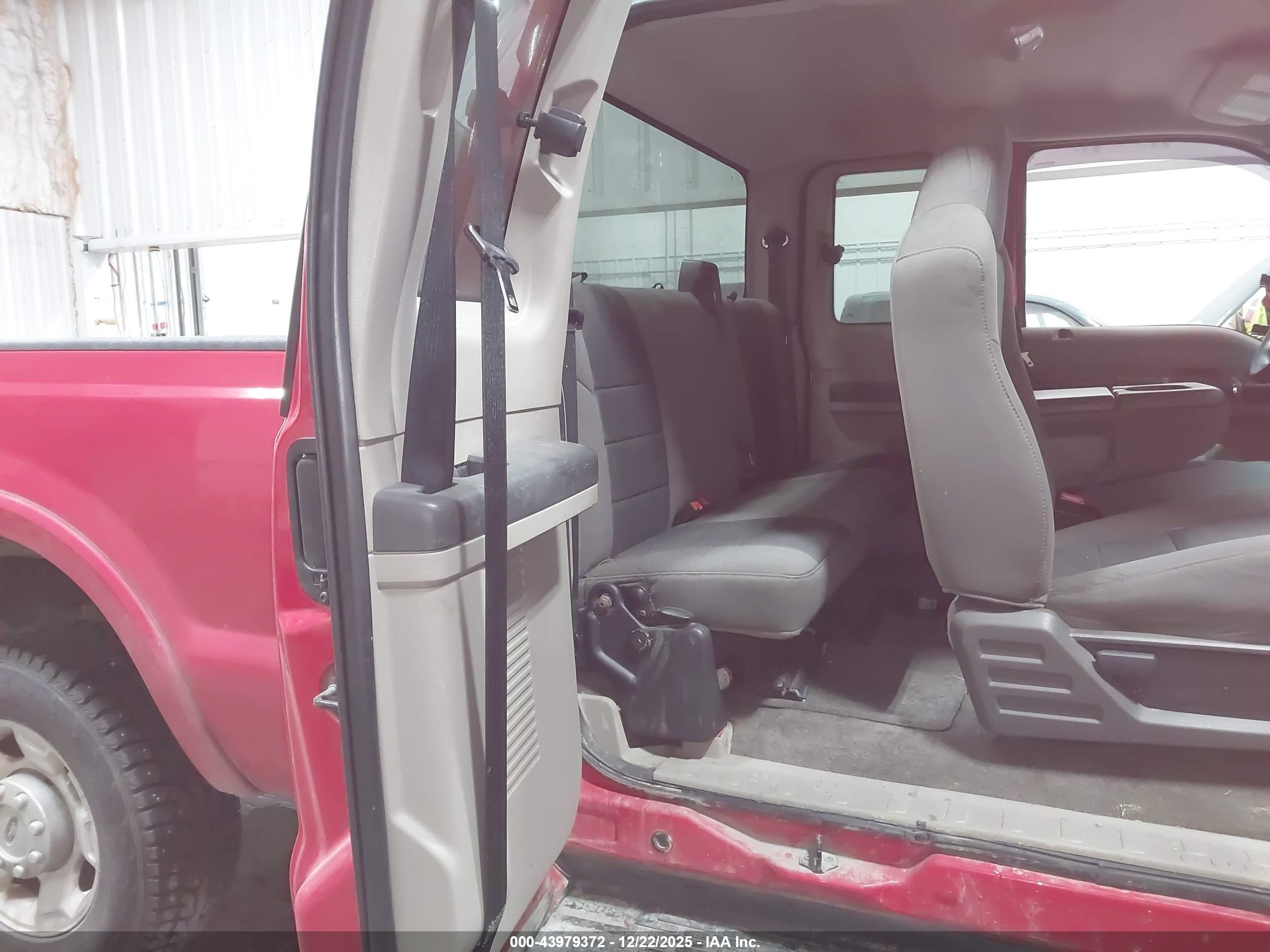 FORD F-250 image 8