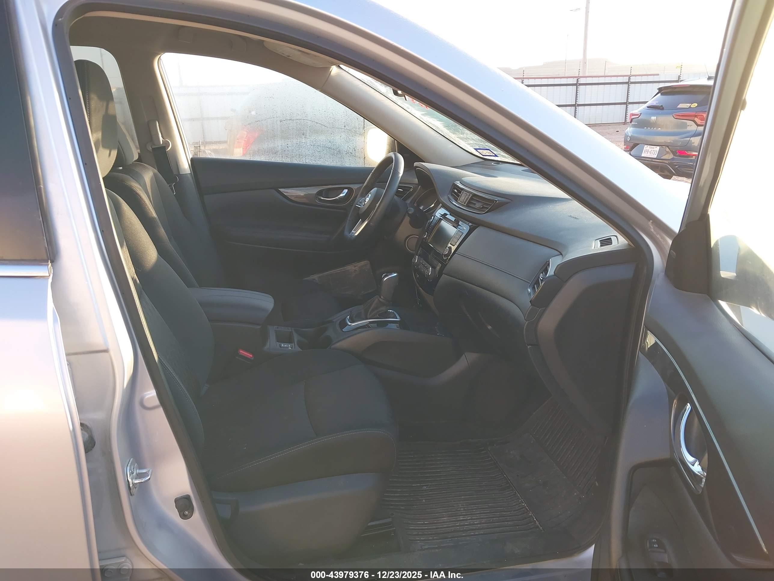 NISSAN ROGUE image 5