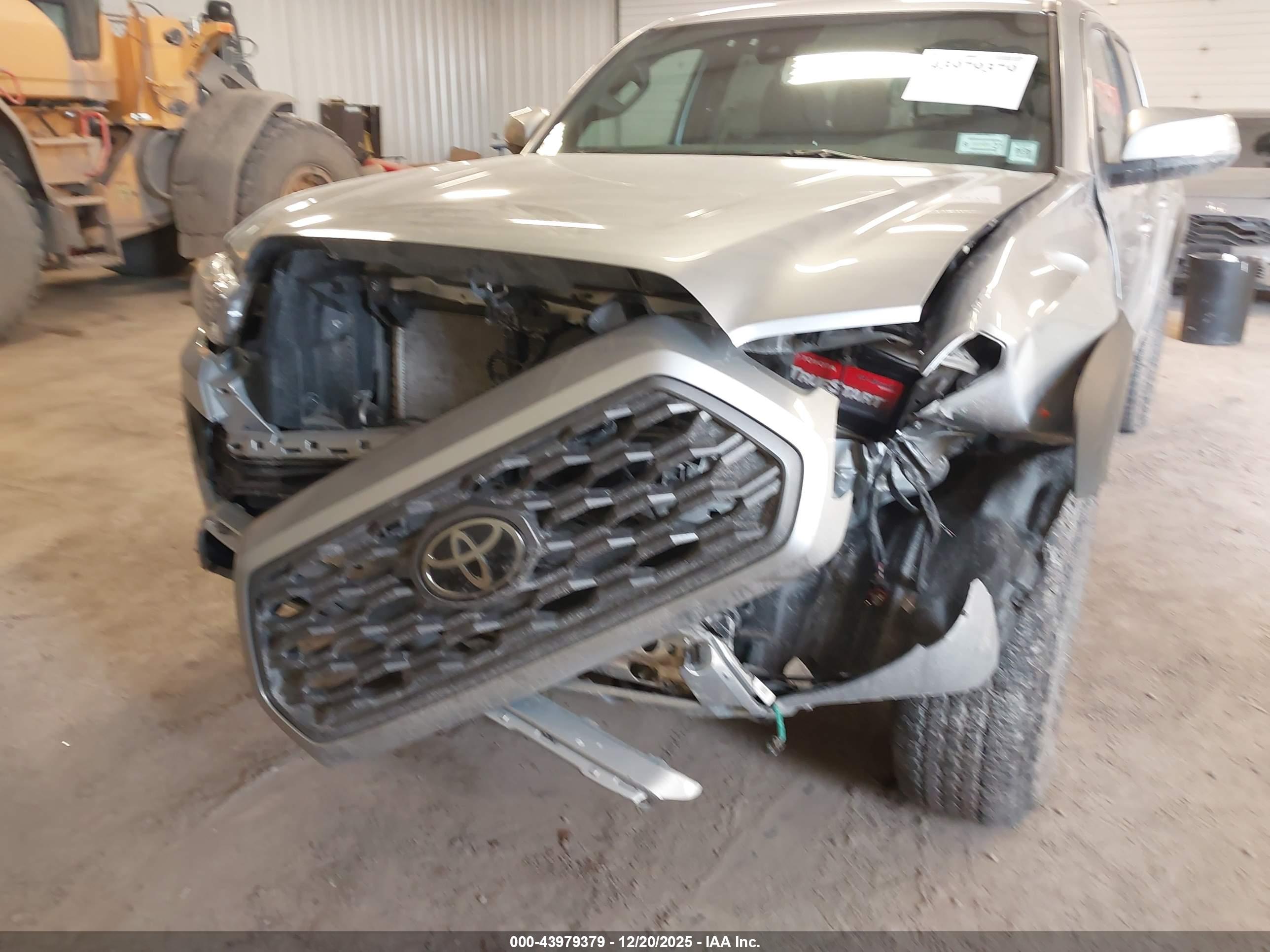 TOYOTA TACOMA image 6