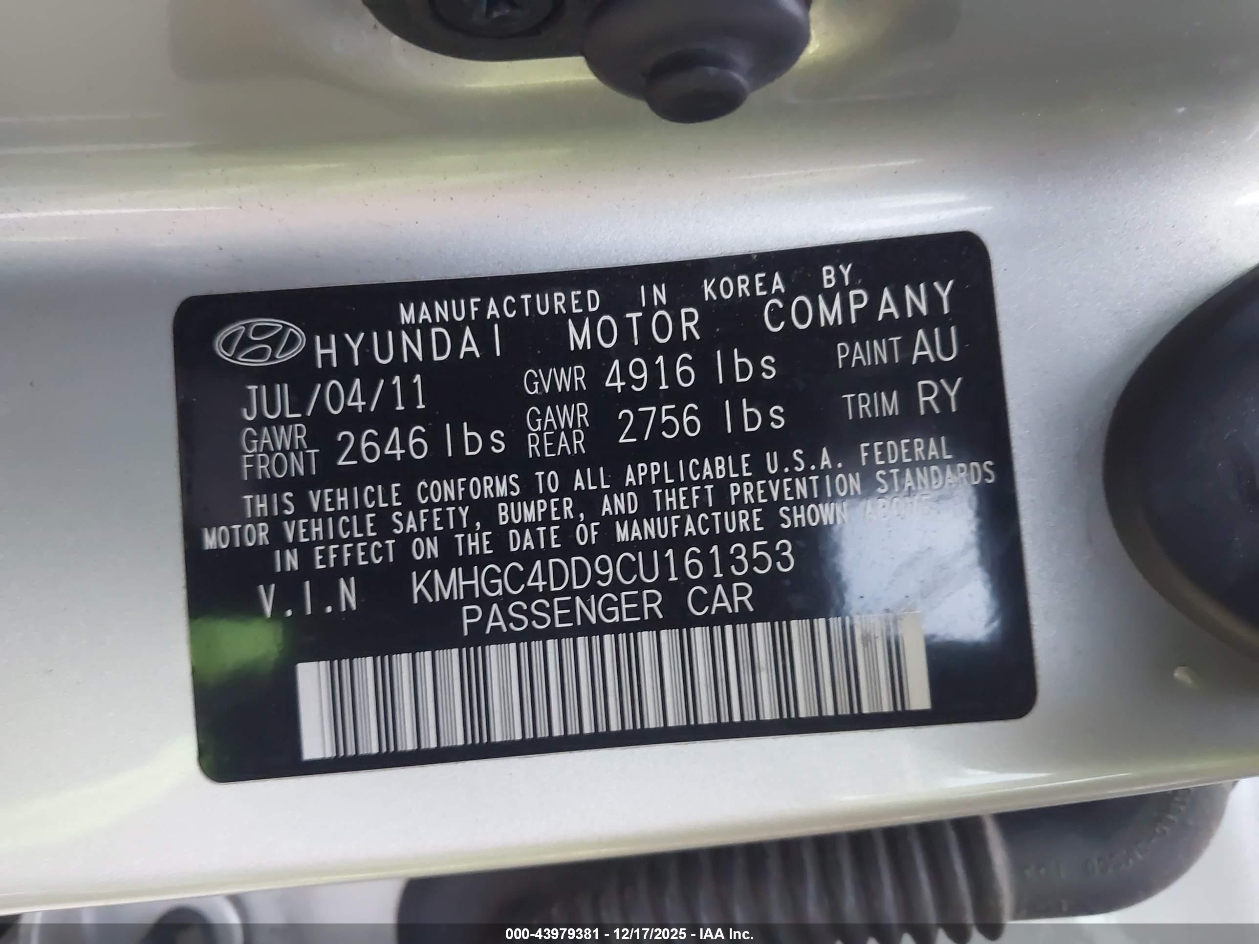 HYUNDAI GENESIS image 9