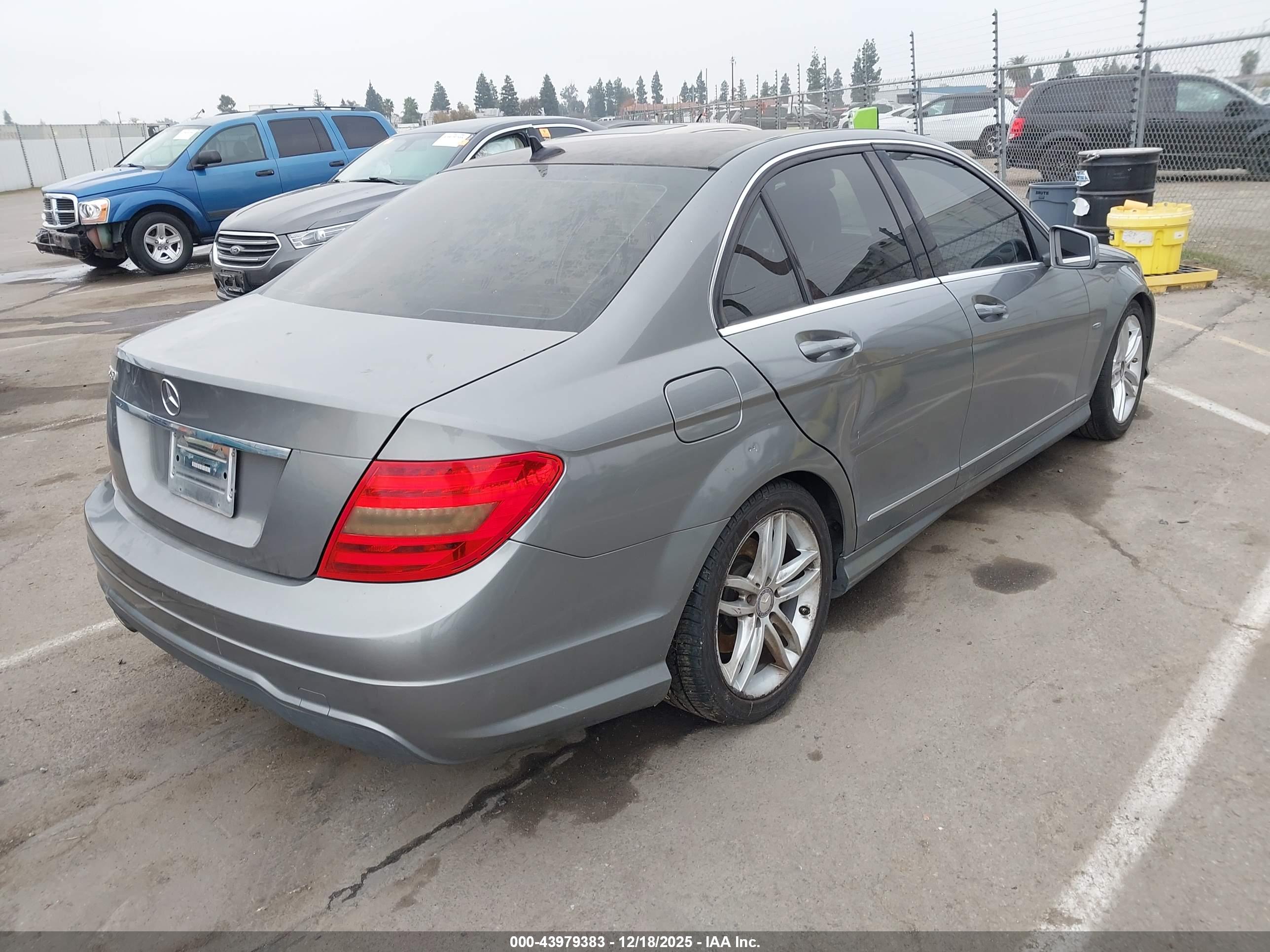 MERCEDES-BENZ C image 4