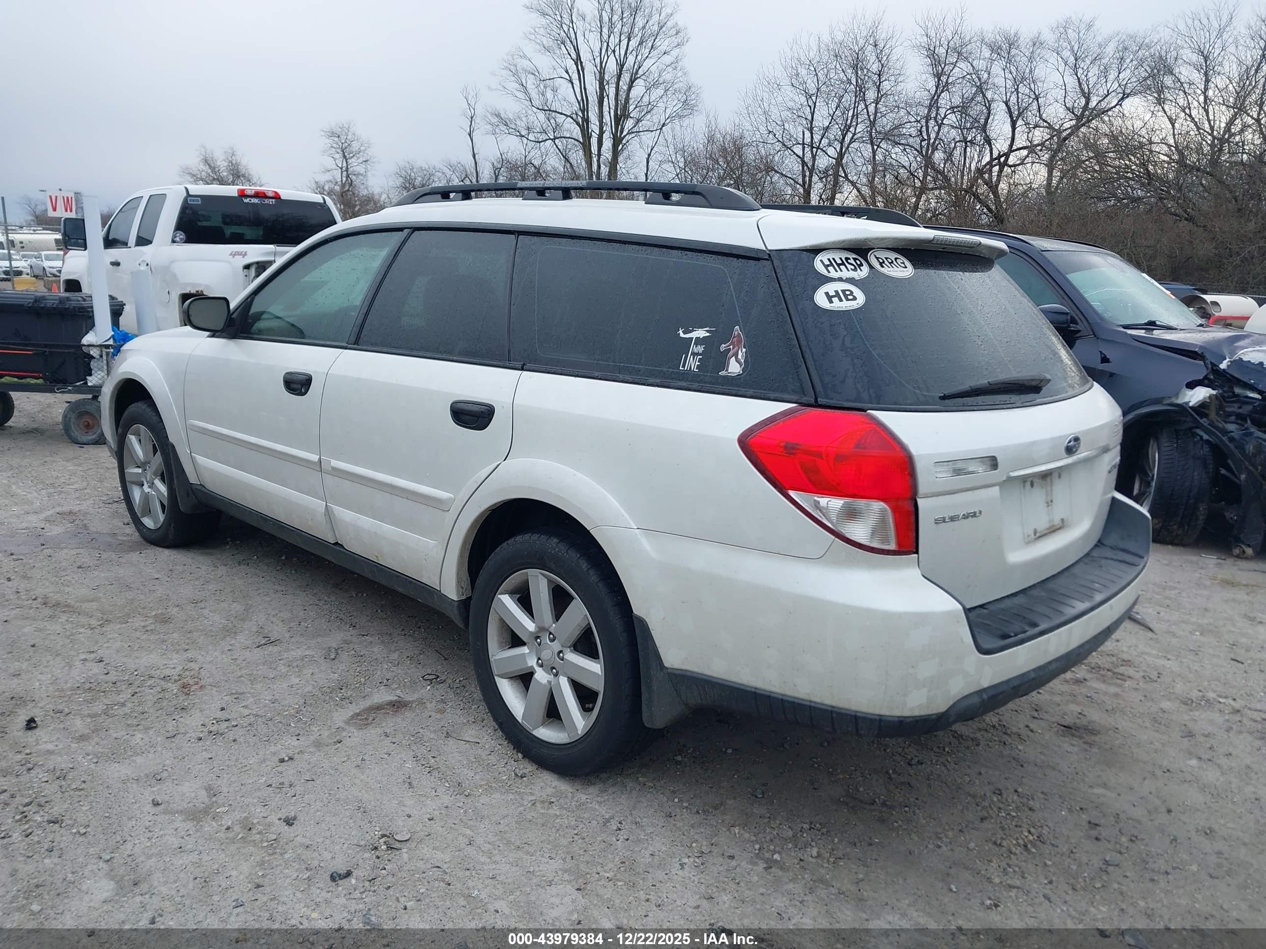 SUBARU OUTBACK image 3