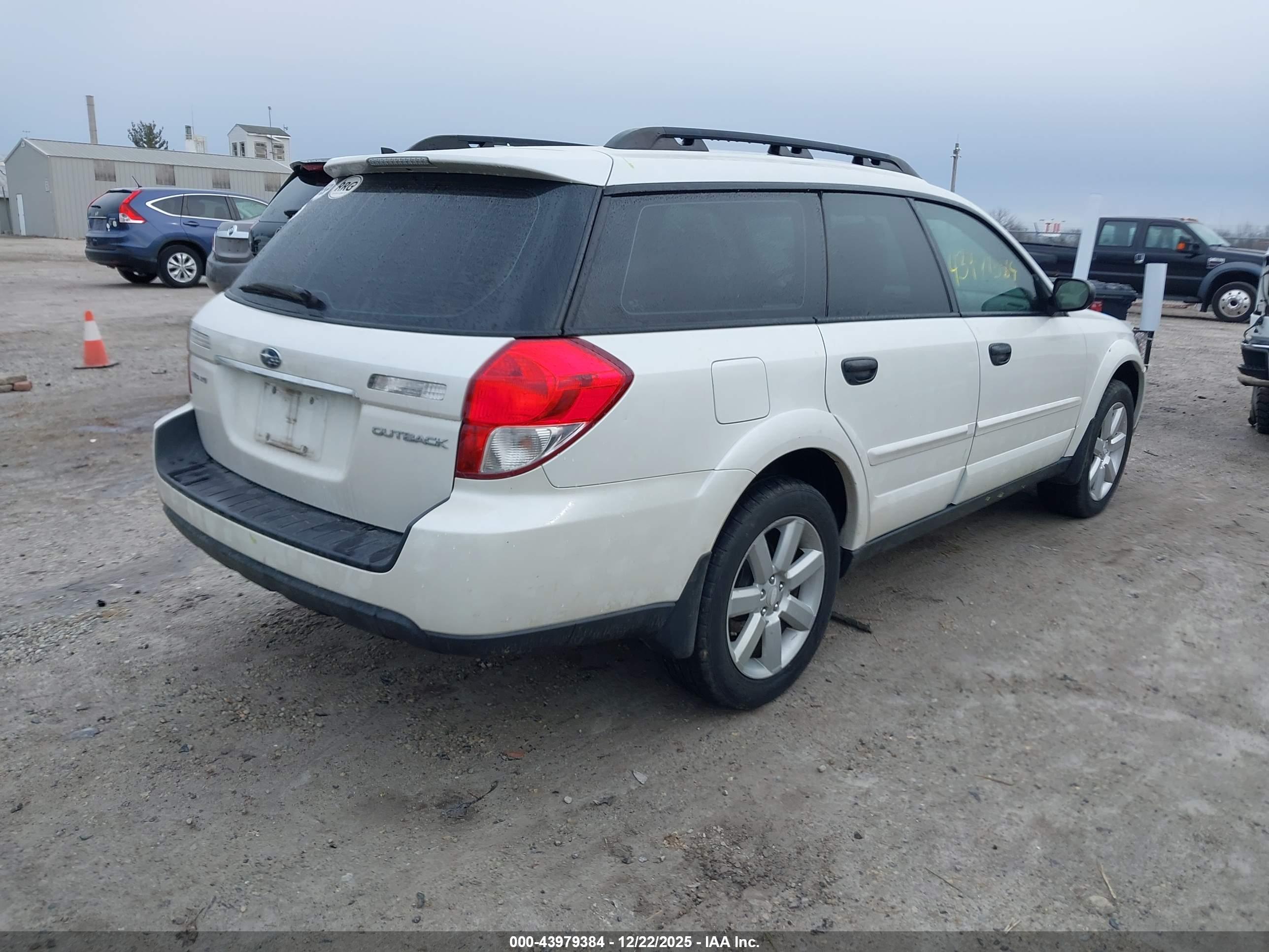 SUBARU OUTBACK image 4