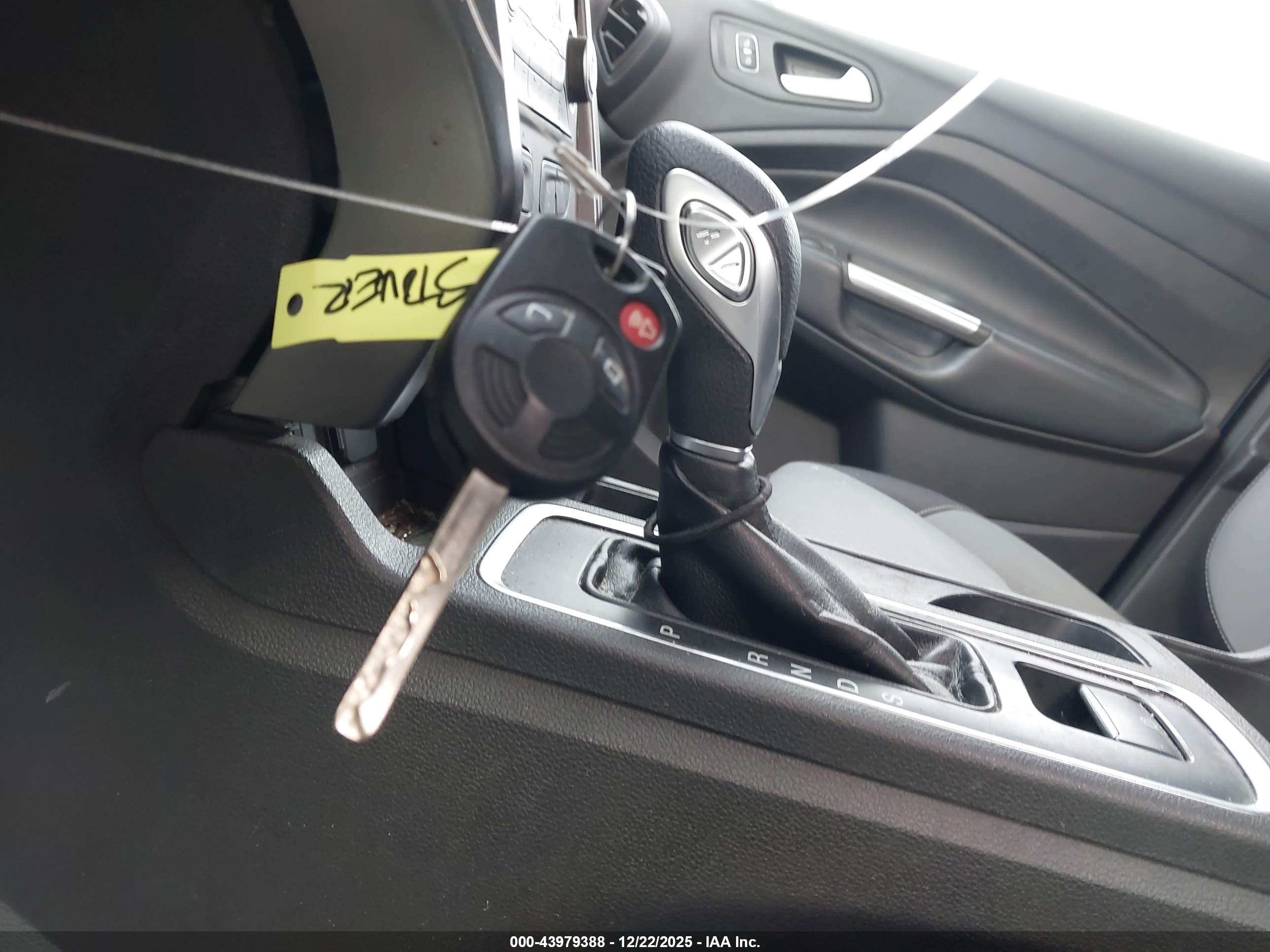 FORD ESCAPE image 11