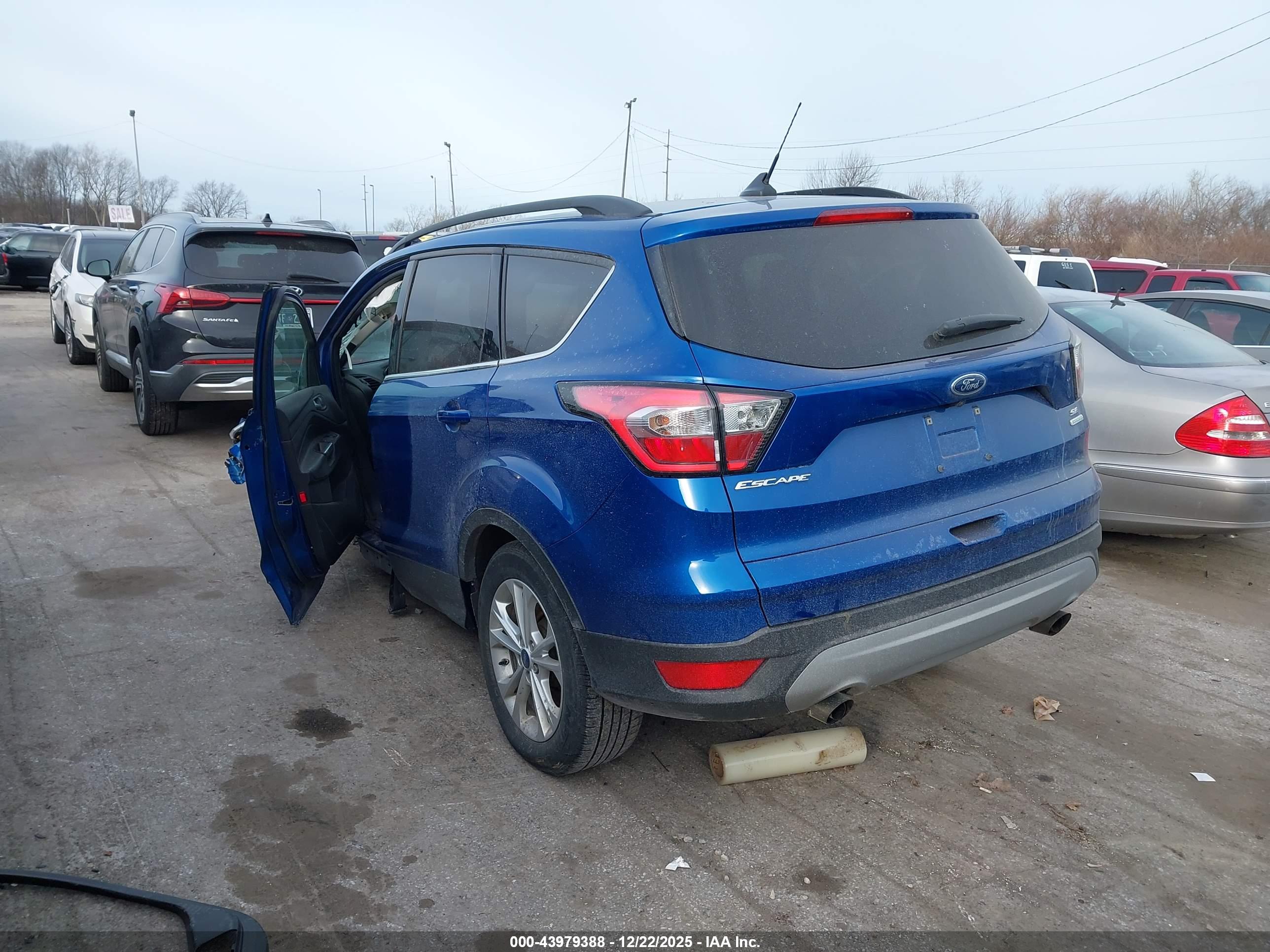 FORD ESCAPE image 3