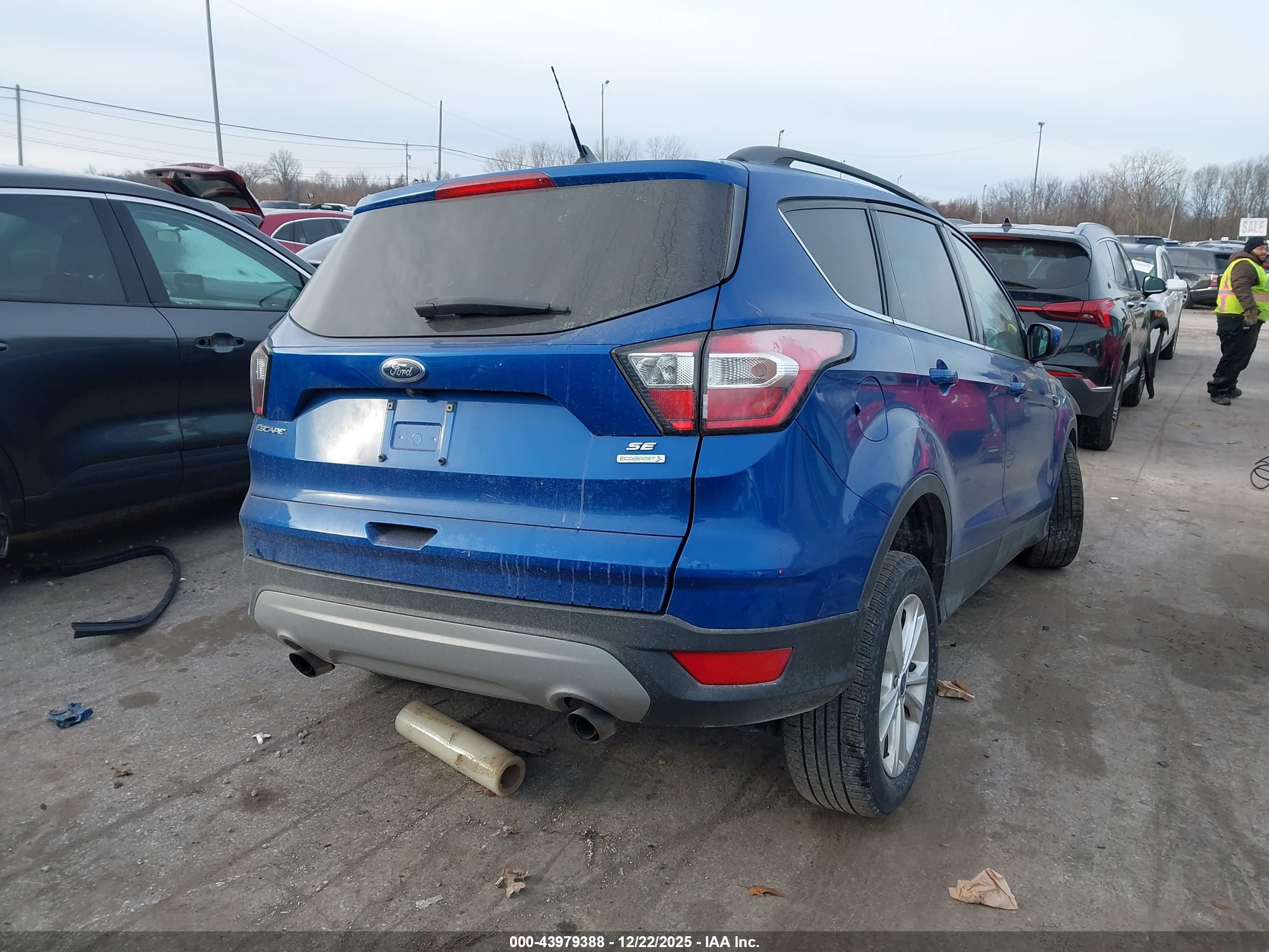 FORD ESCAPE image 4