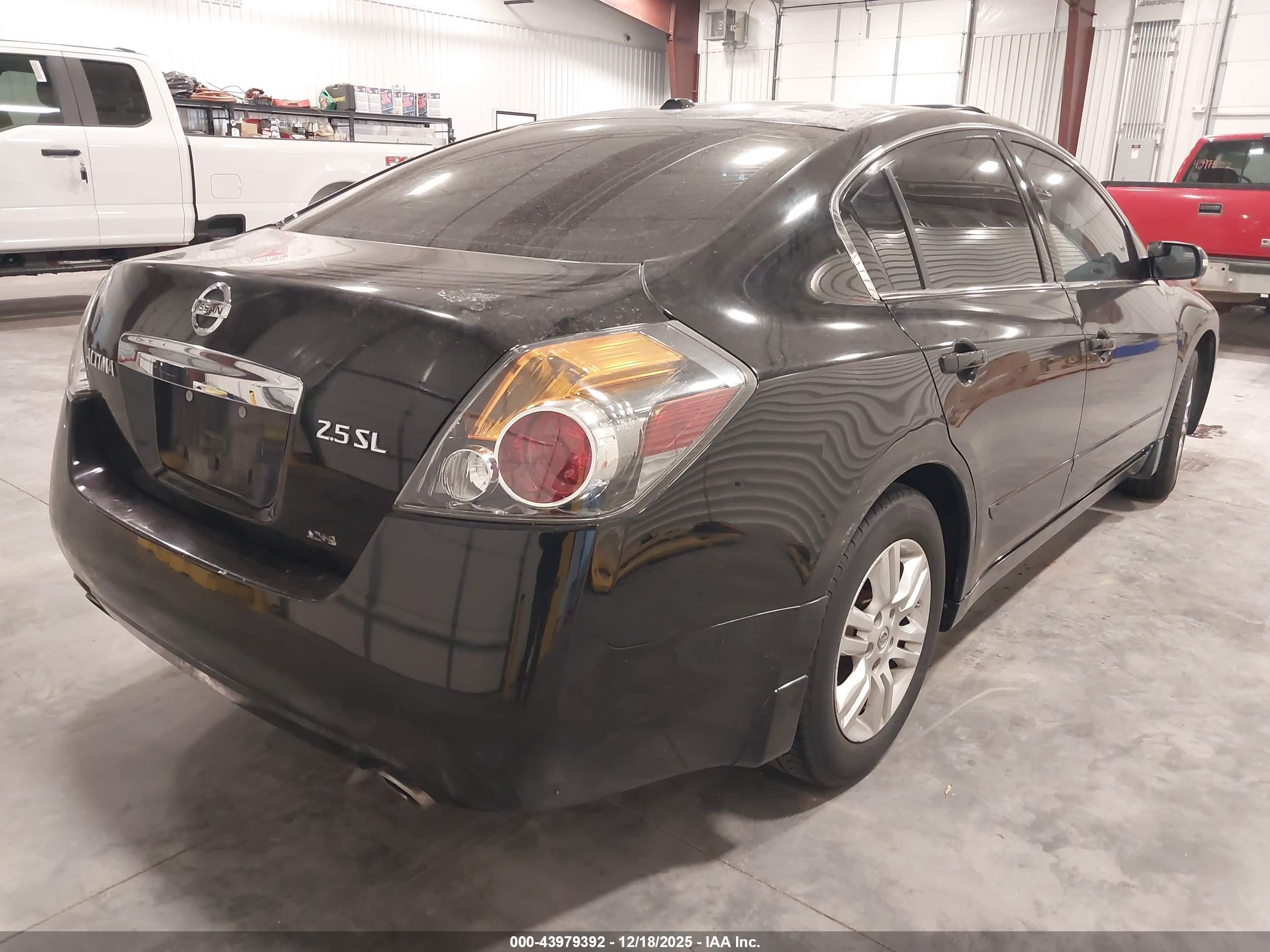 NISSAN ALTIMA image 4