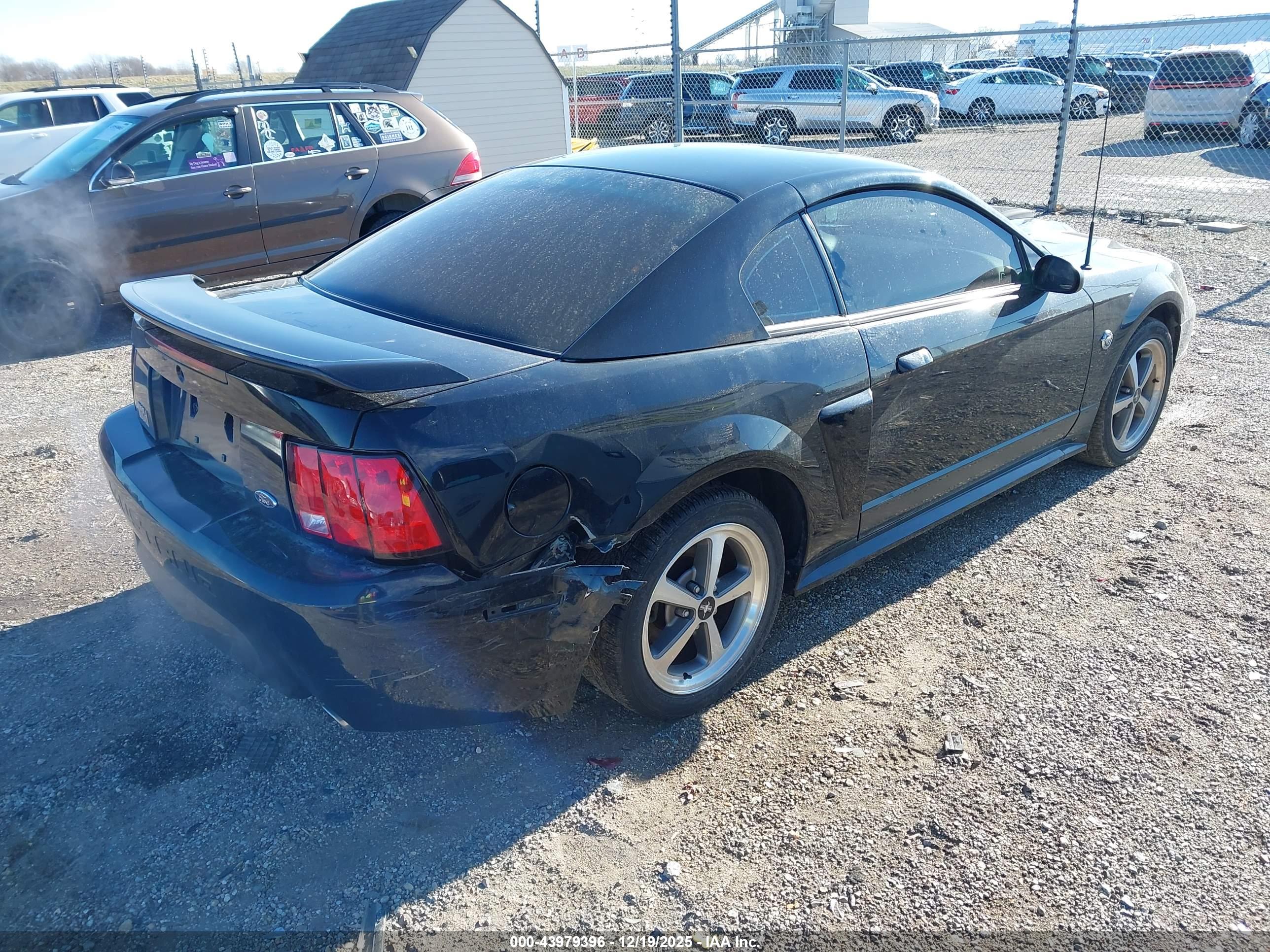 FORD MUSTANG image 4