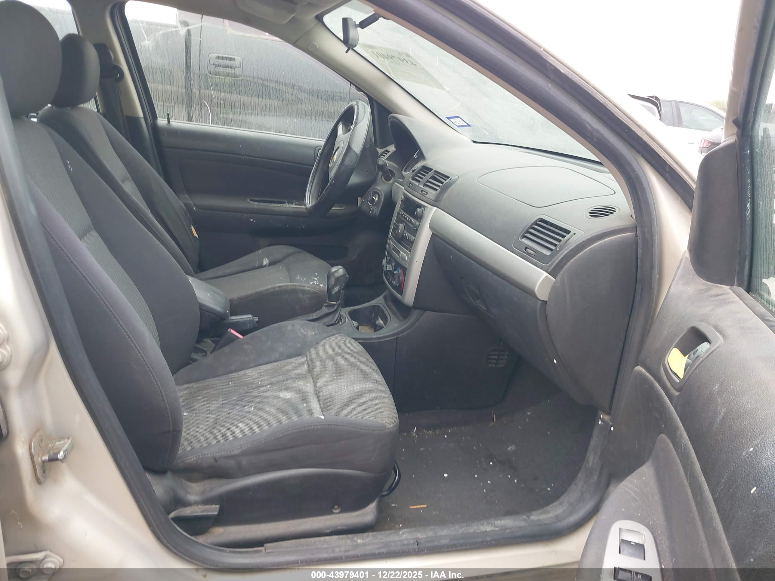 CHEVROLET COBALT image 5