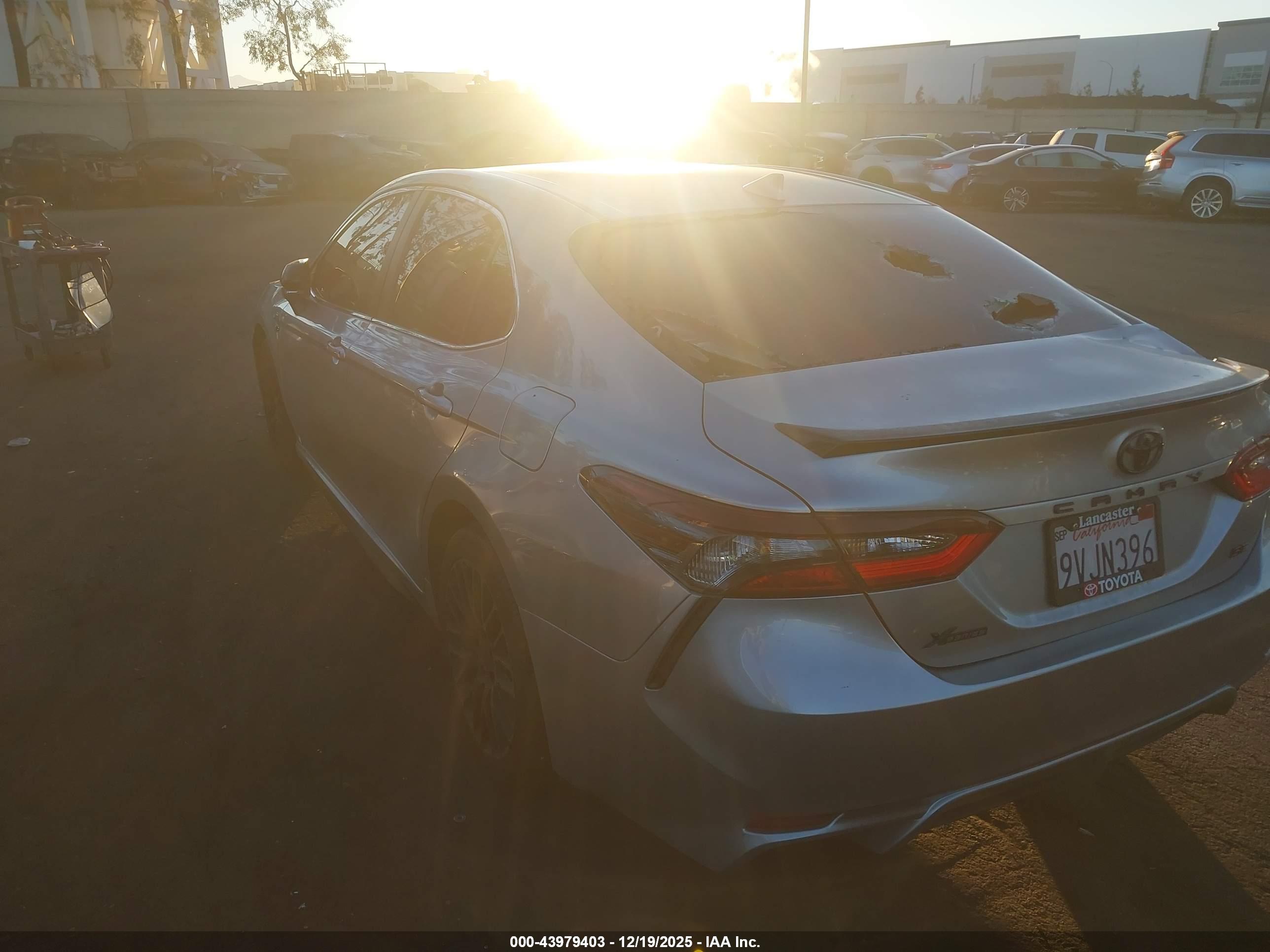 TOYOTA CAMRY image 3