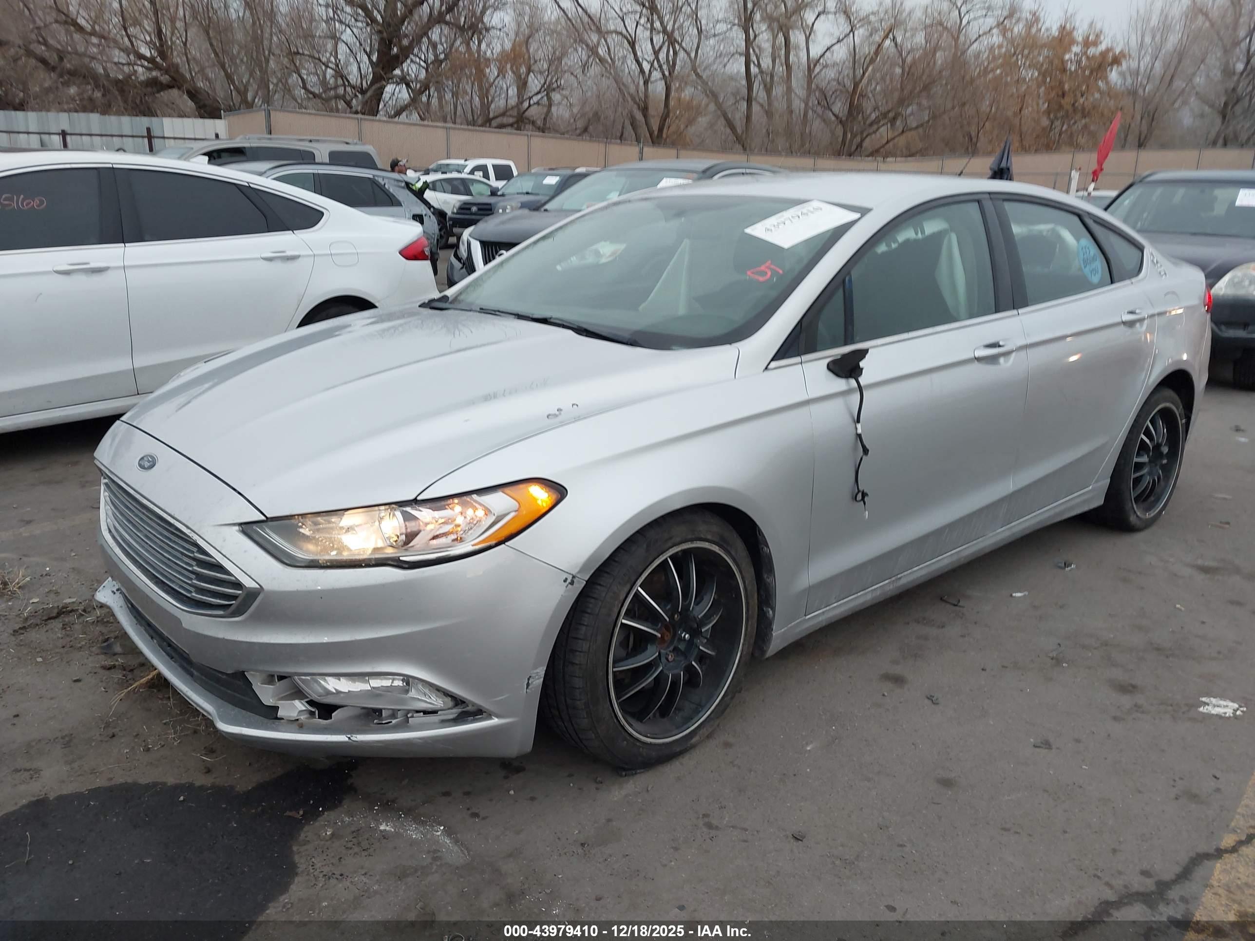 FORD FUSION image 2