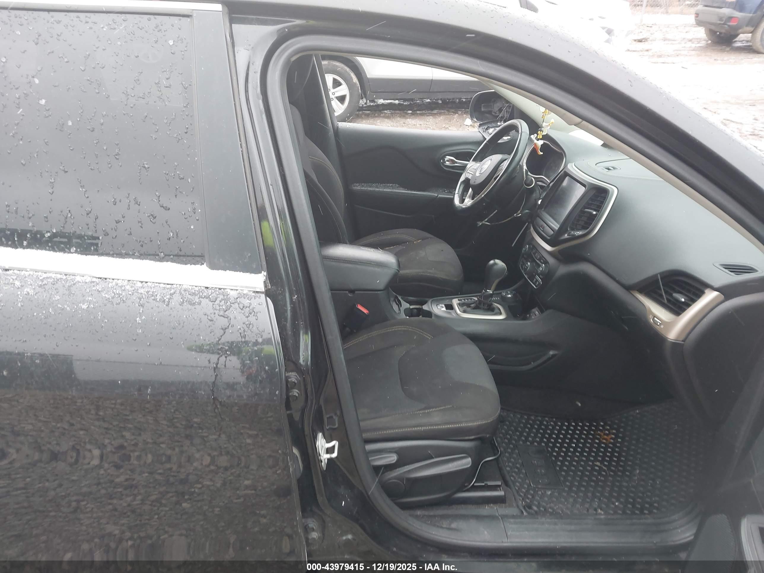 JEEP CHEROKEE image 5