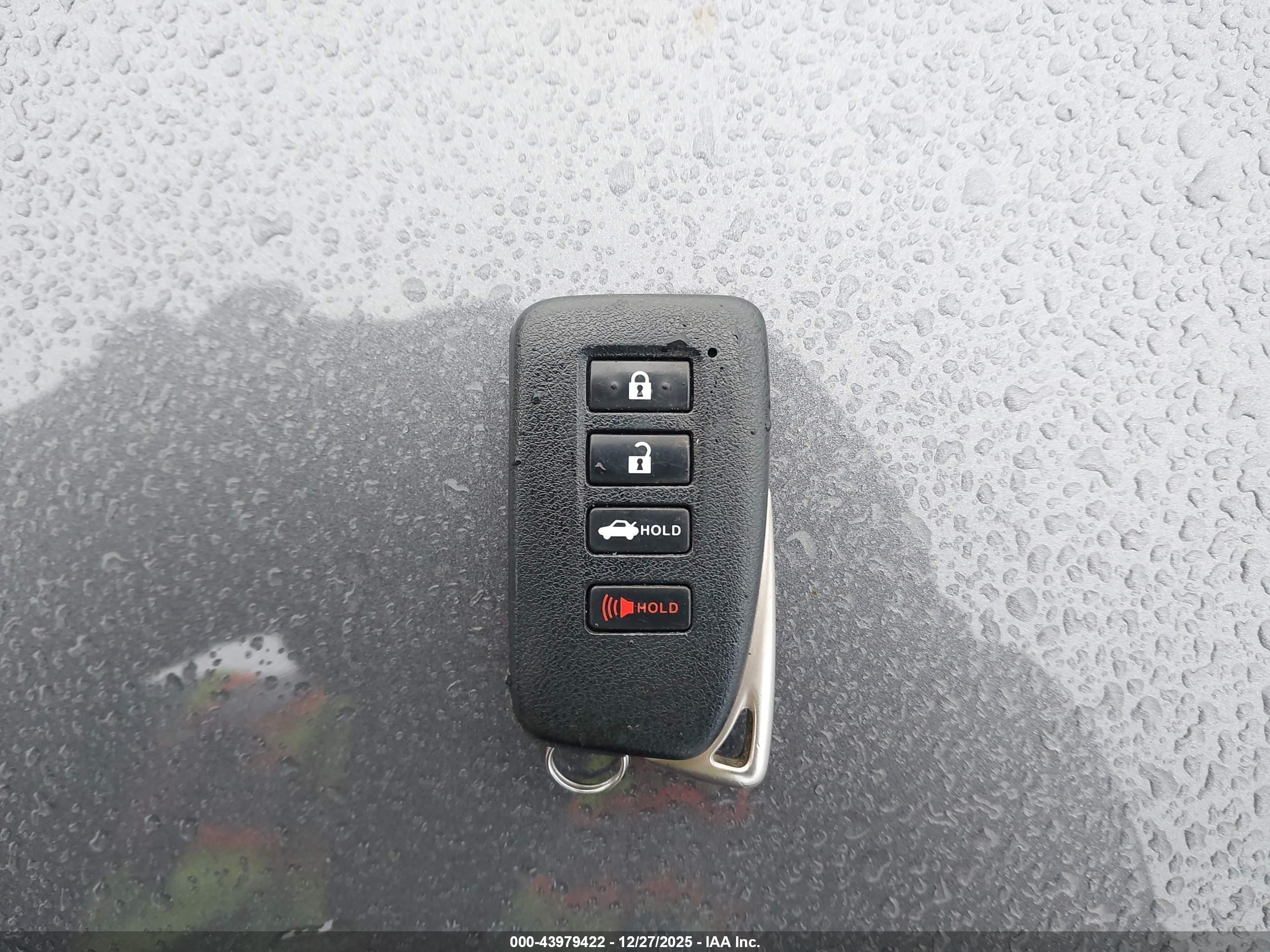 LEXUS ES image 11
