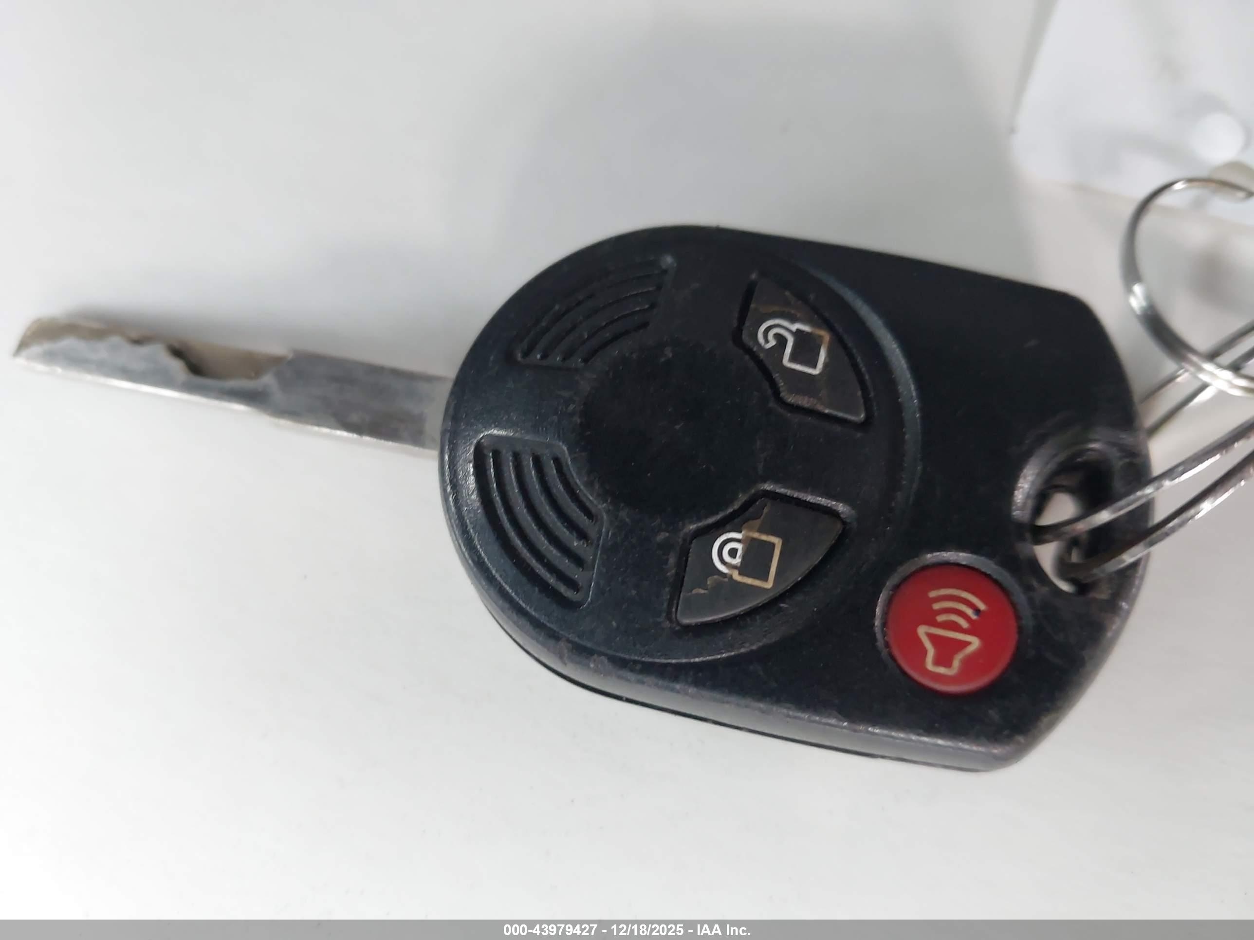 FORD ESCAPE image 11