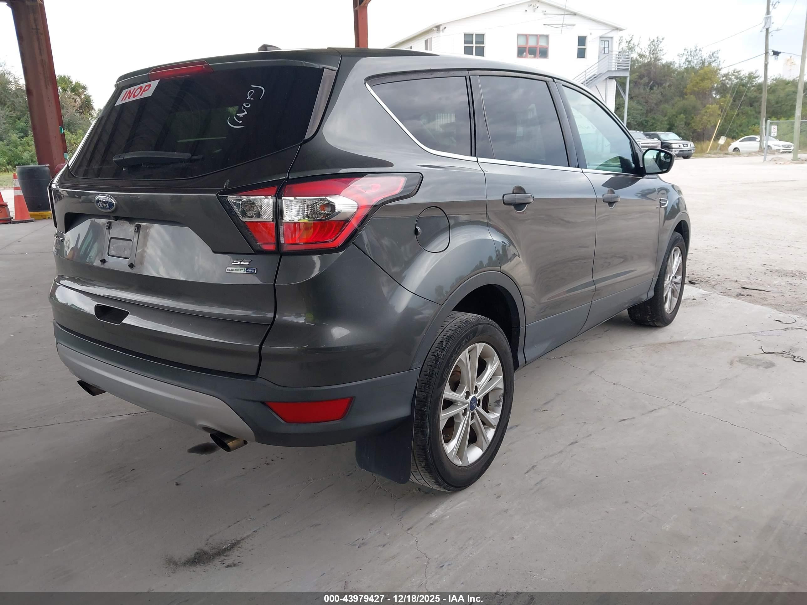 FORD ESCAPE image 4