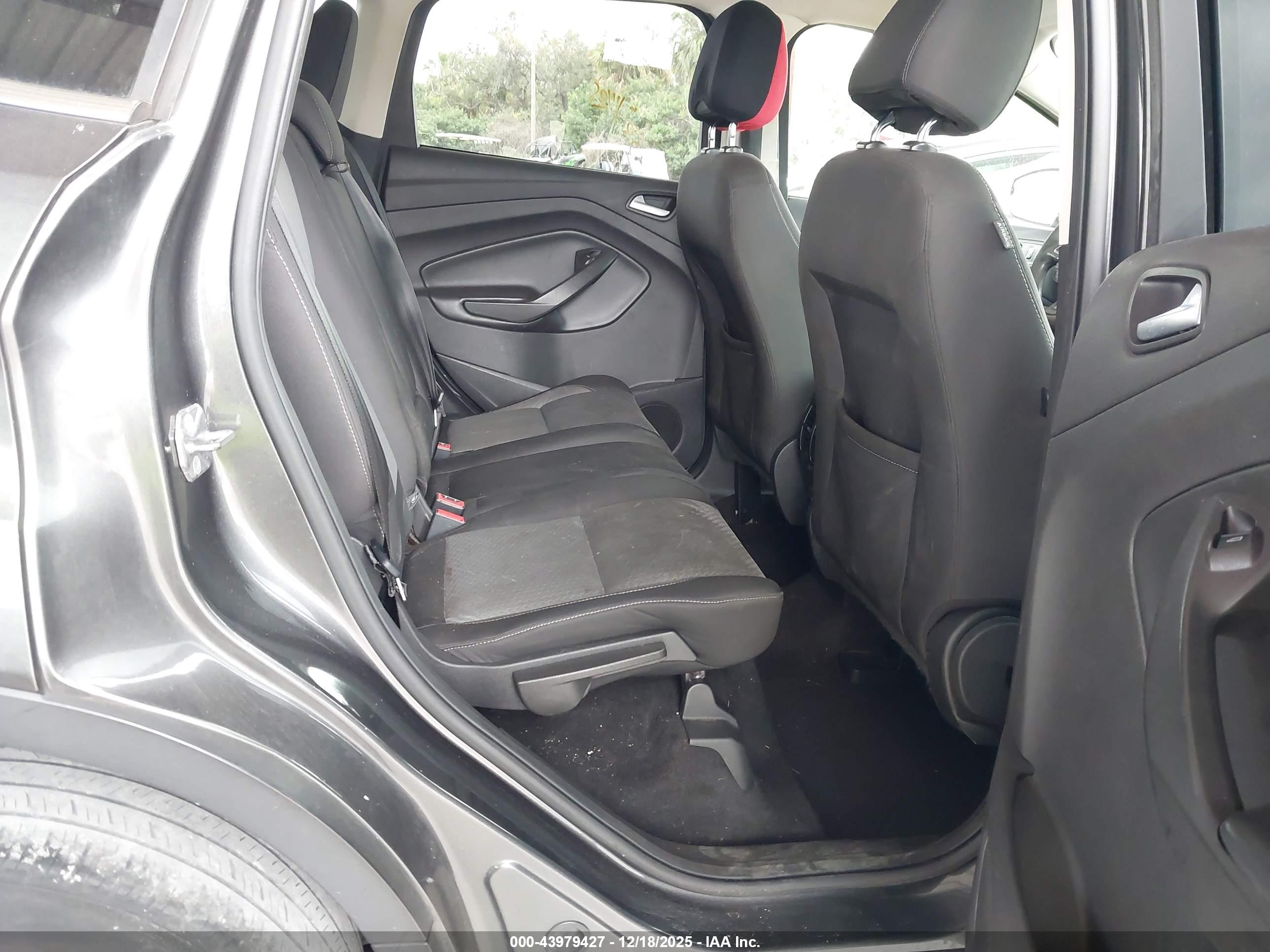 FORD ESCAPE image 8