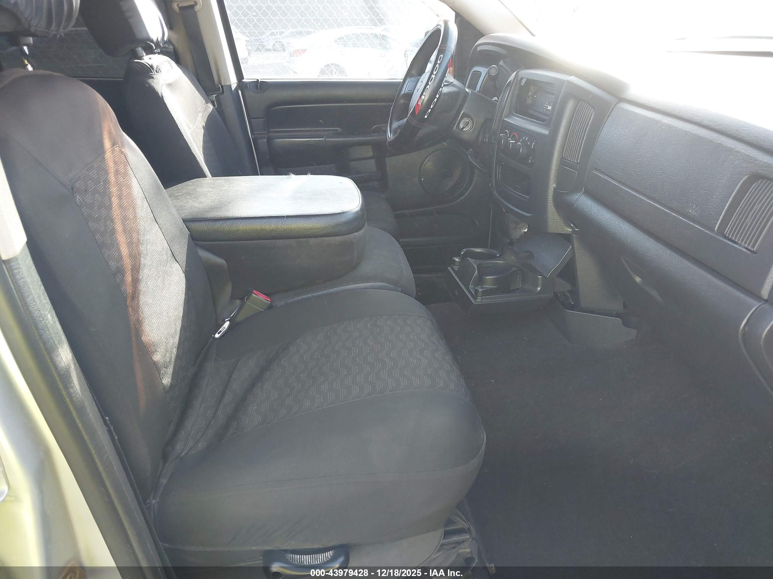 DODGE RAM image 5