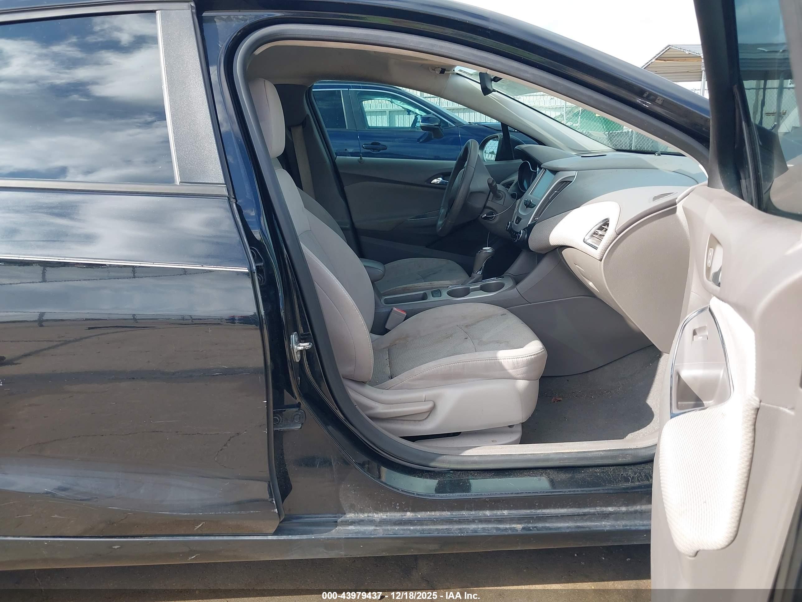 CHEVROLET CRUZE image 5