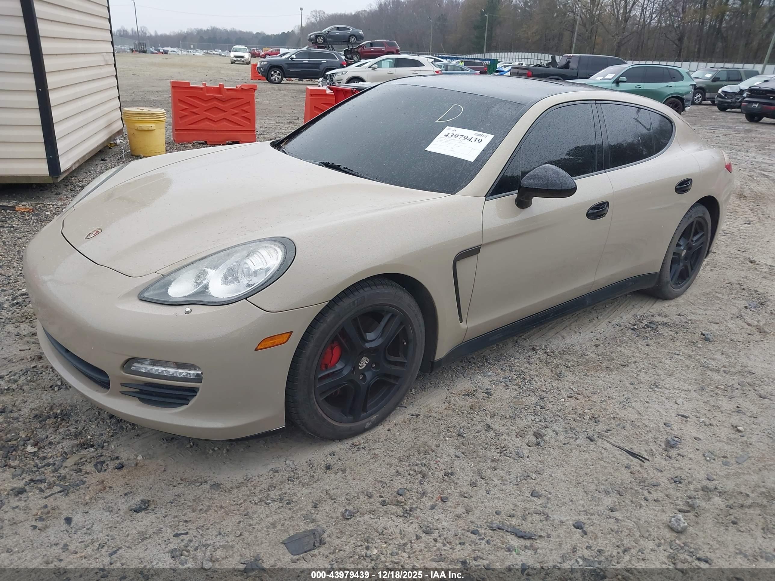 PORSCHE PANAMERA image 2