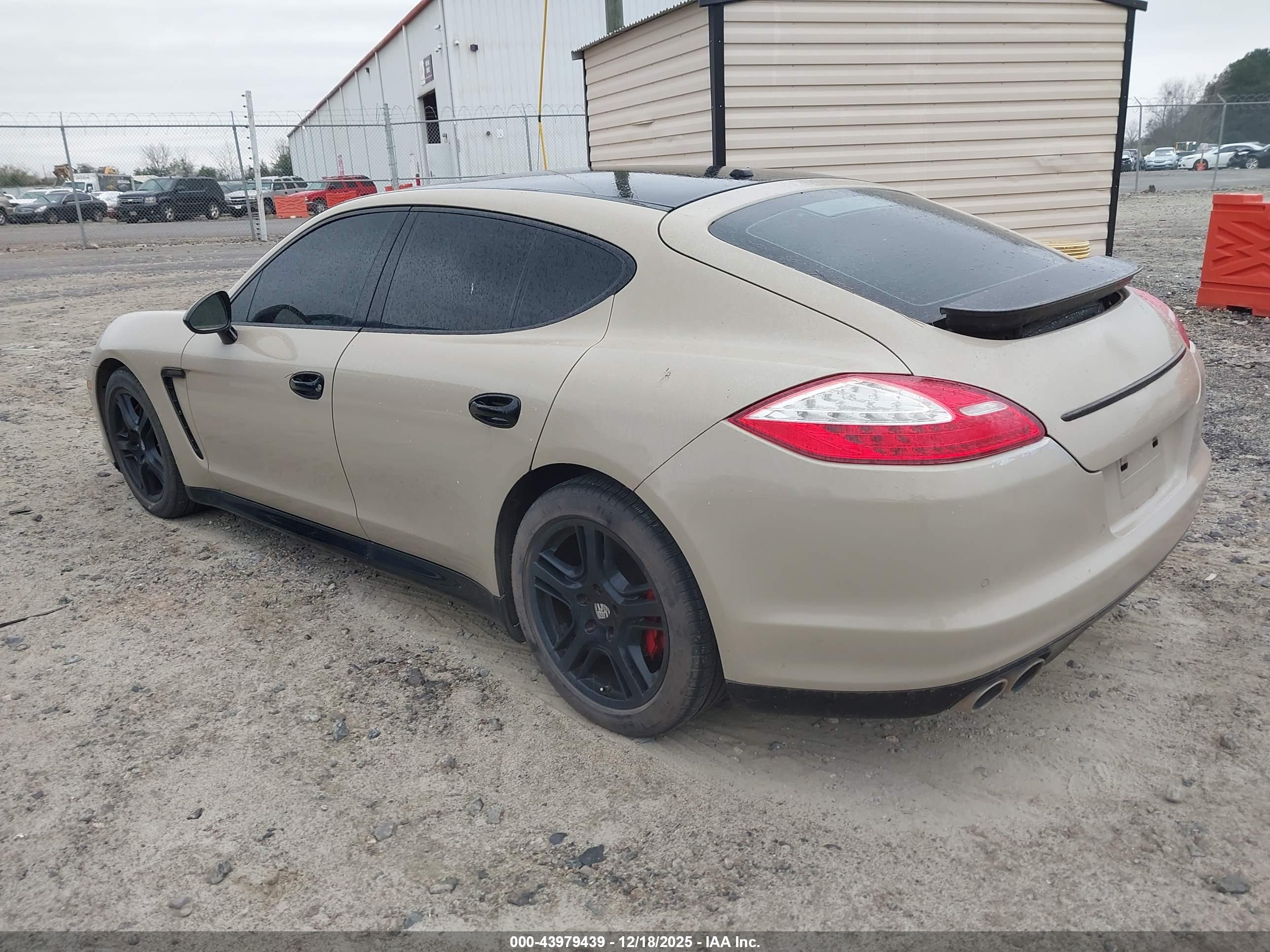 PORSCHE PANAMERA image 3