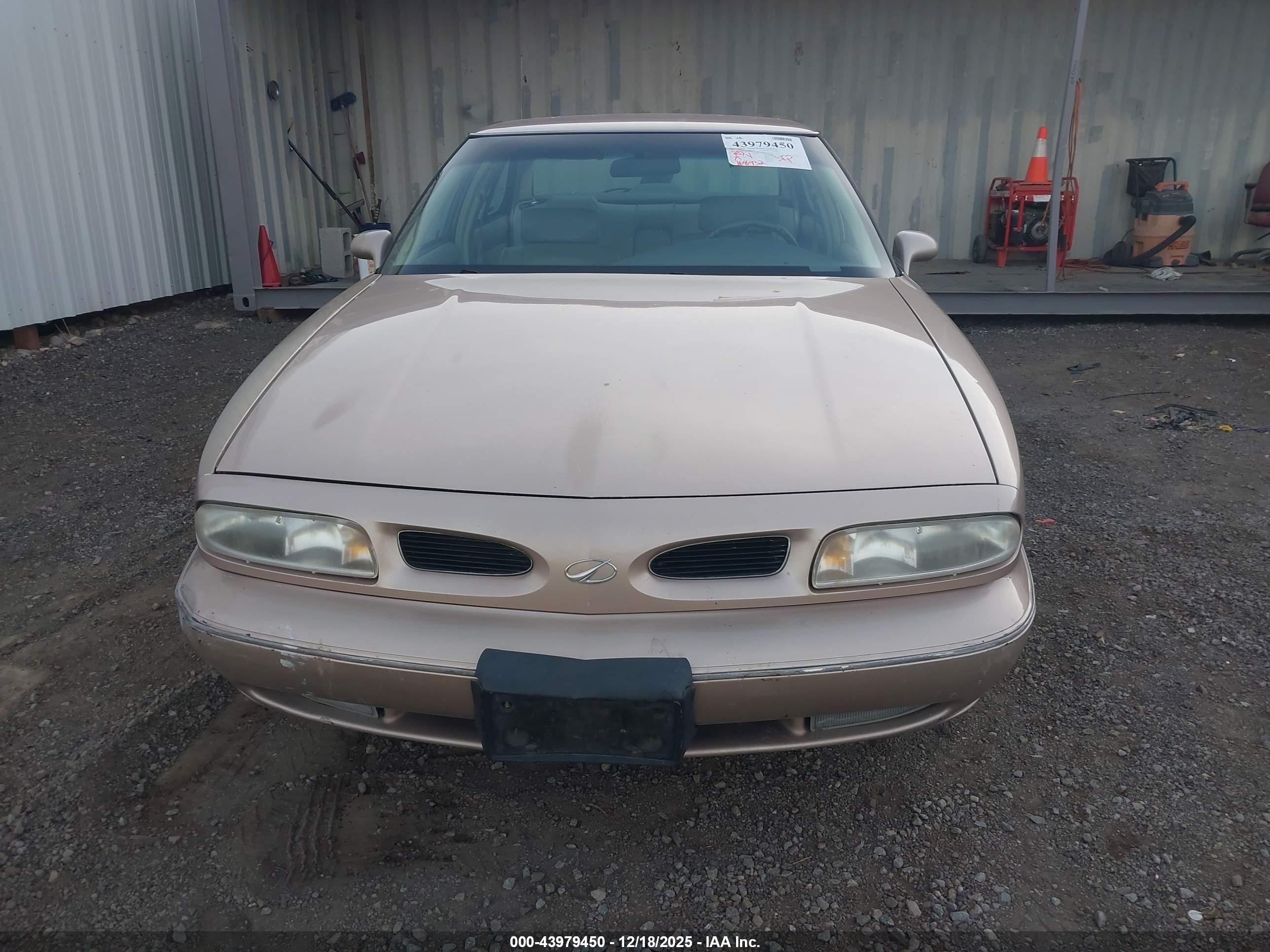 OLDSMOBILE EIGHTY-EIGHT image 6