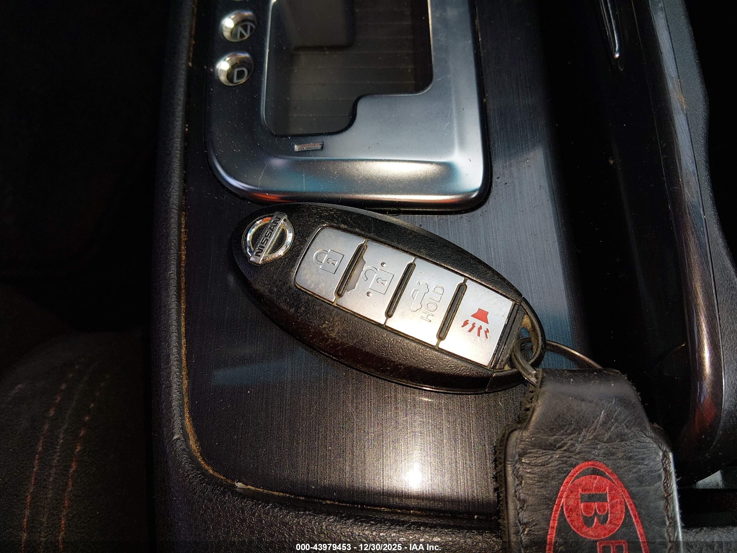 NISSAN MAXIMA image 11