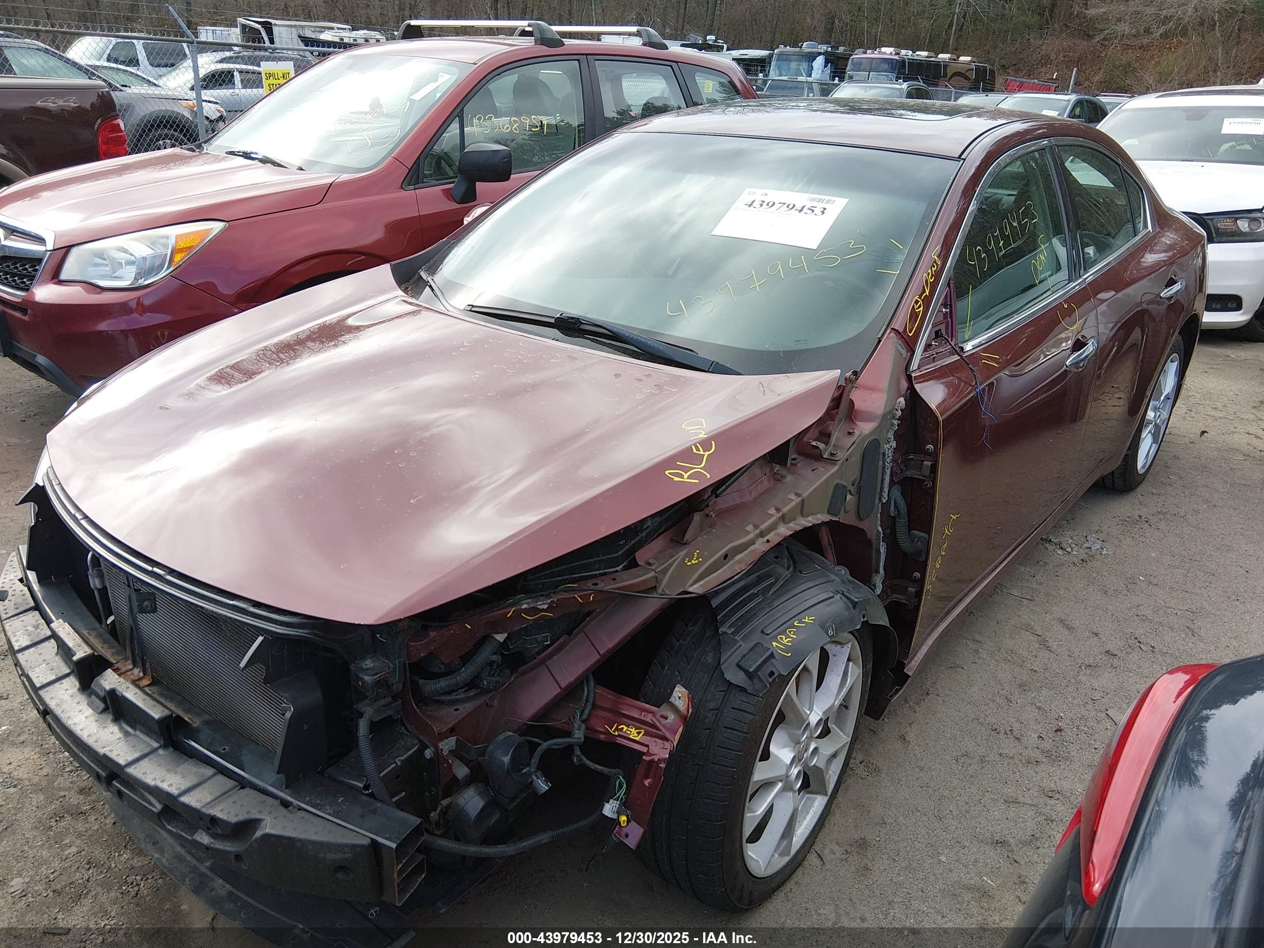 NISSAN MAXIMA image 2
