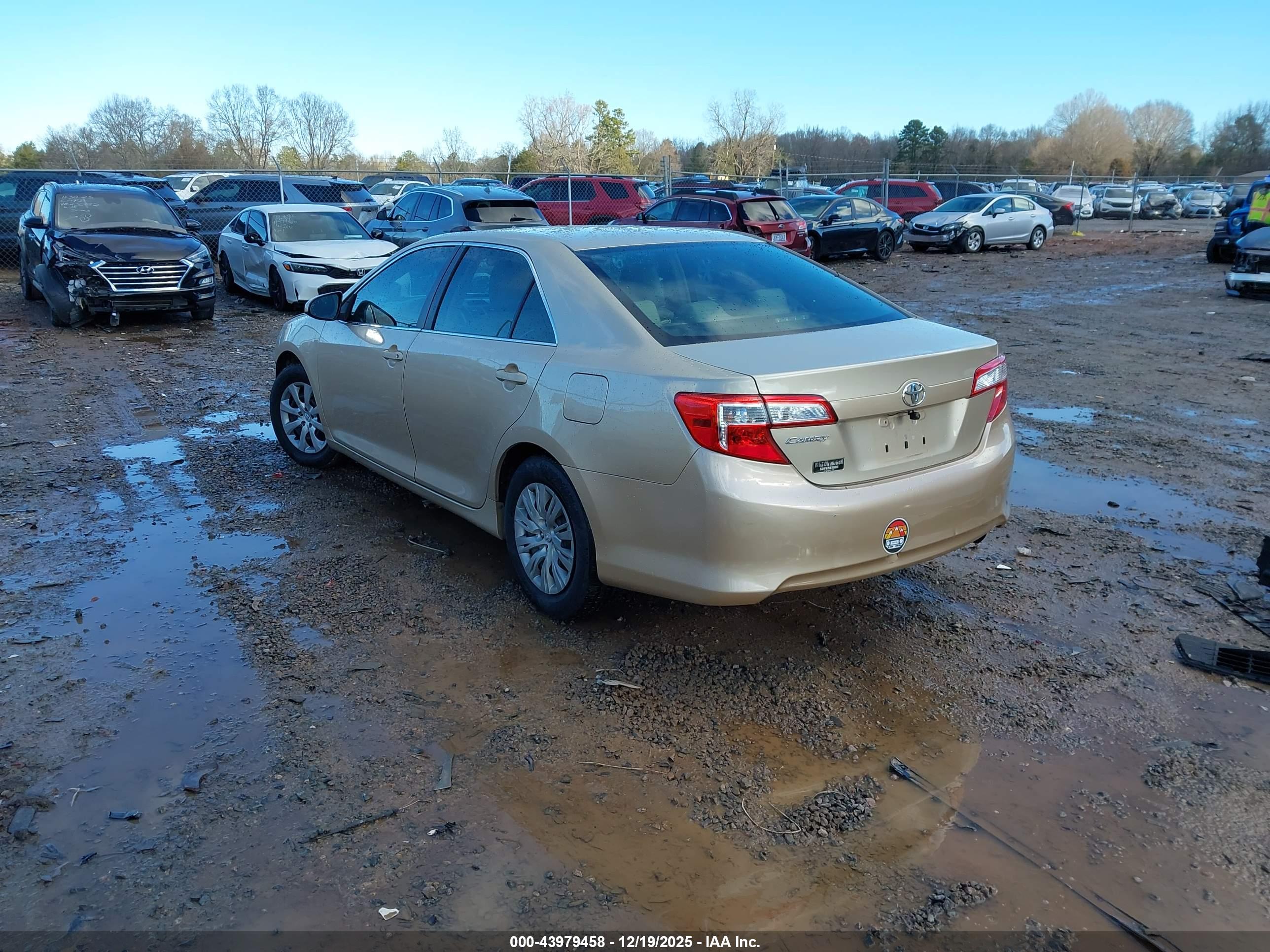 TOYOTA CAMRY image 3