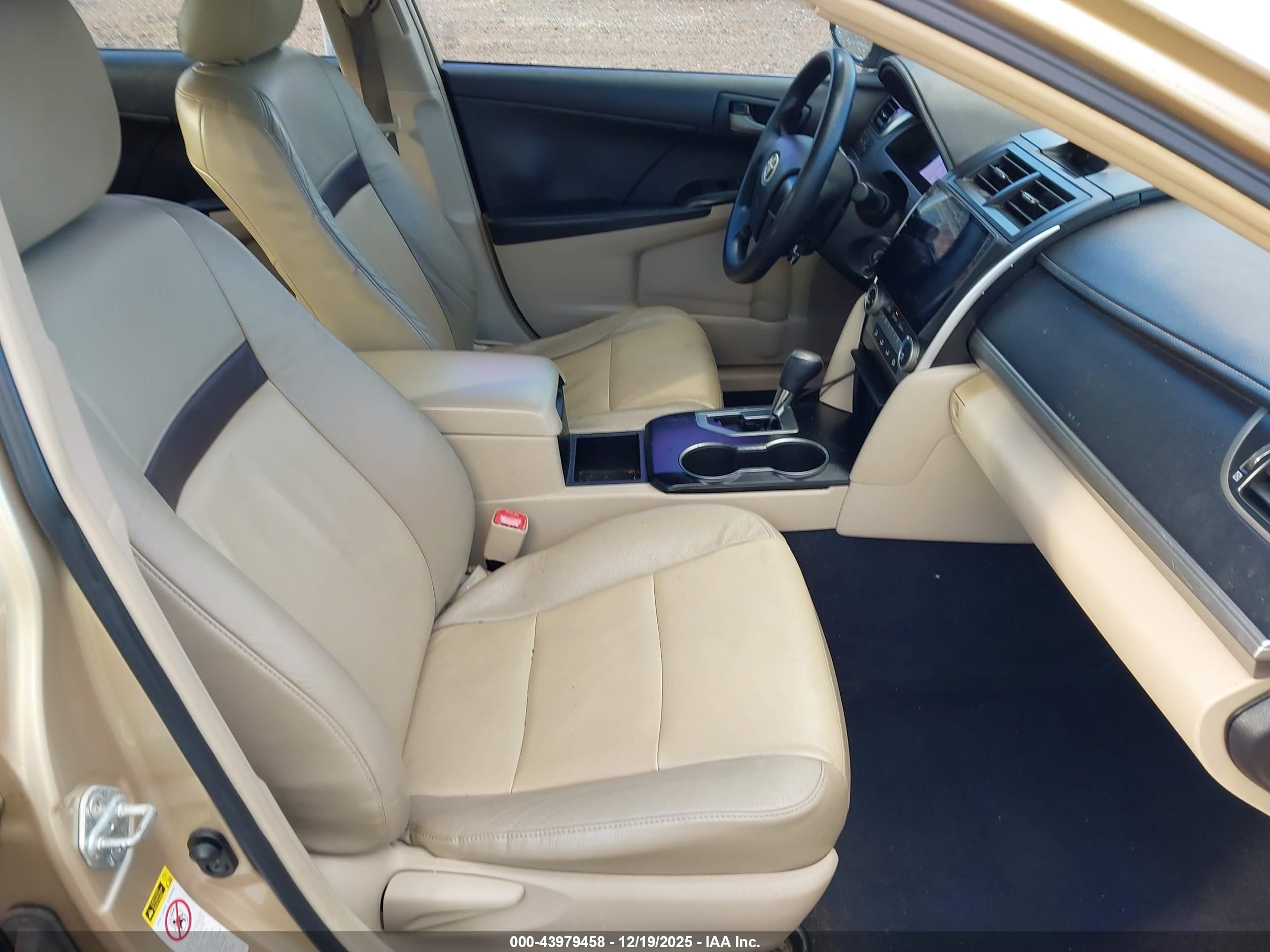 TOYOTA CAMRY image 5