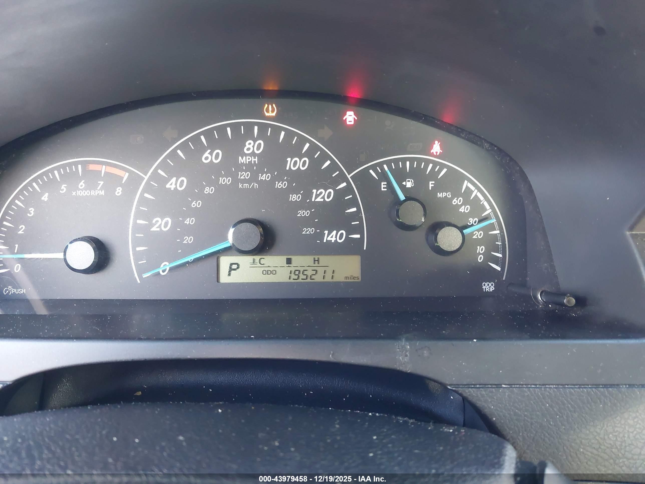 TOYOTA CAMRY image 7