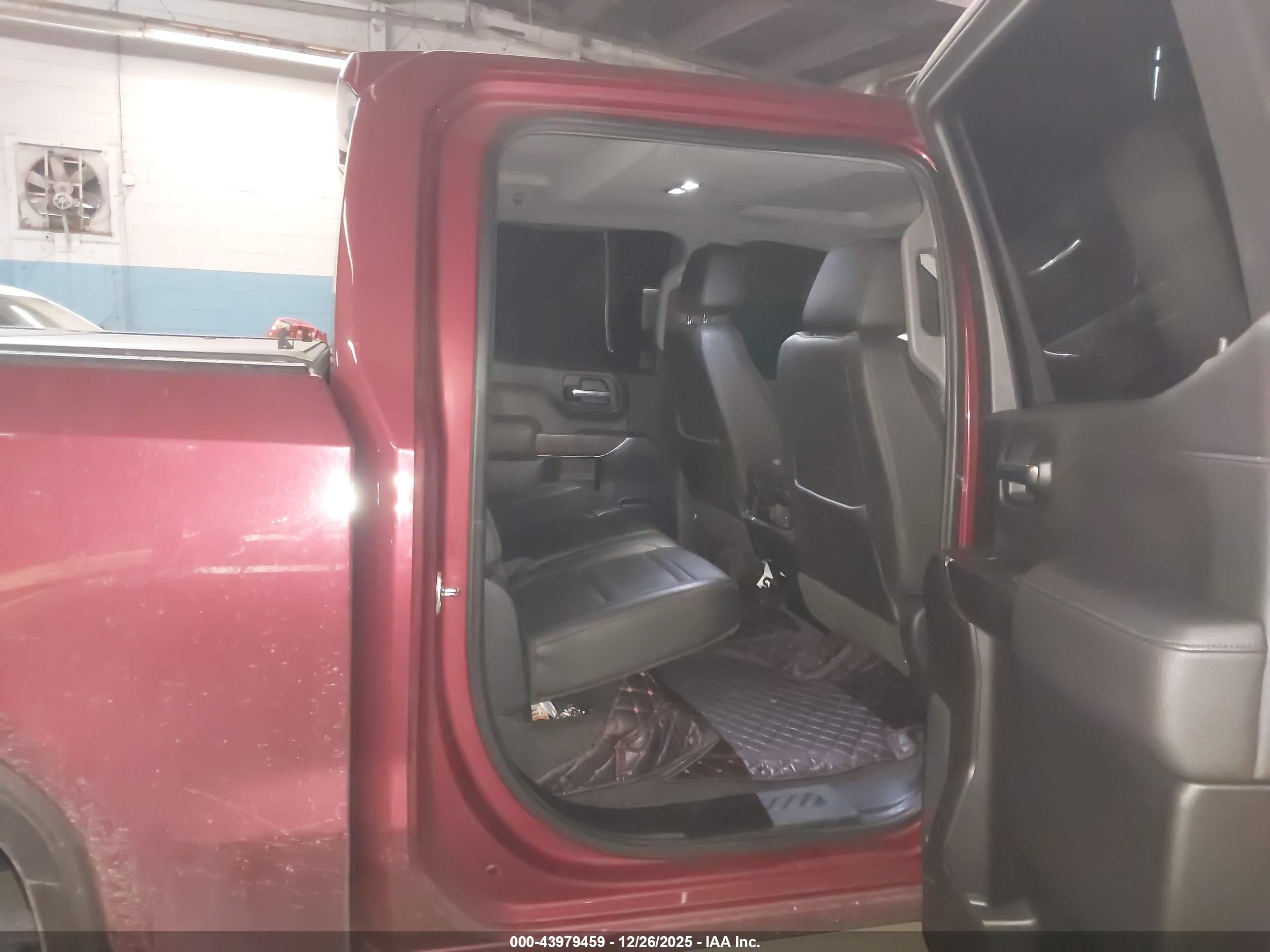 GMC SIERRA image 8