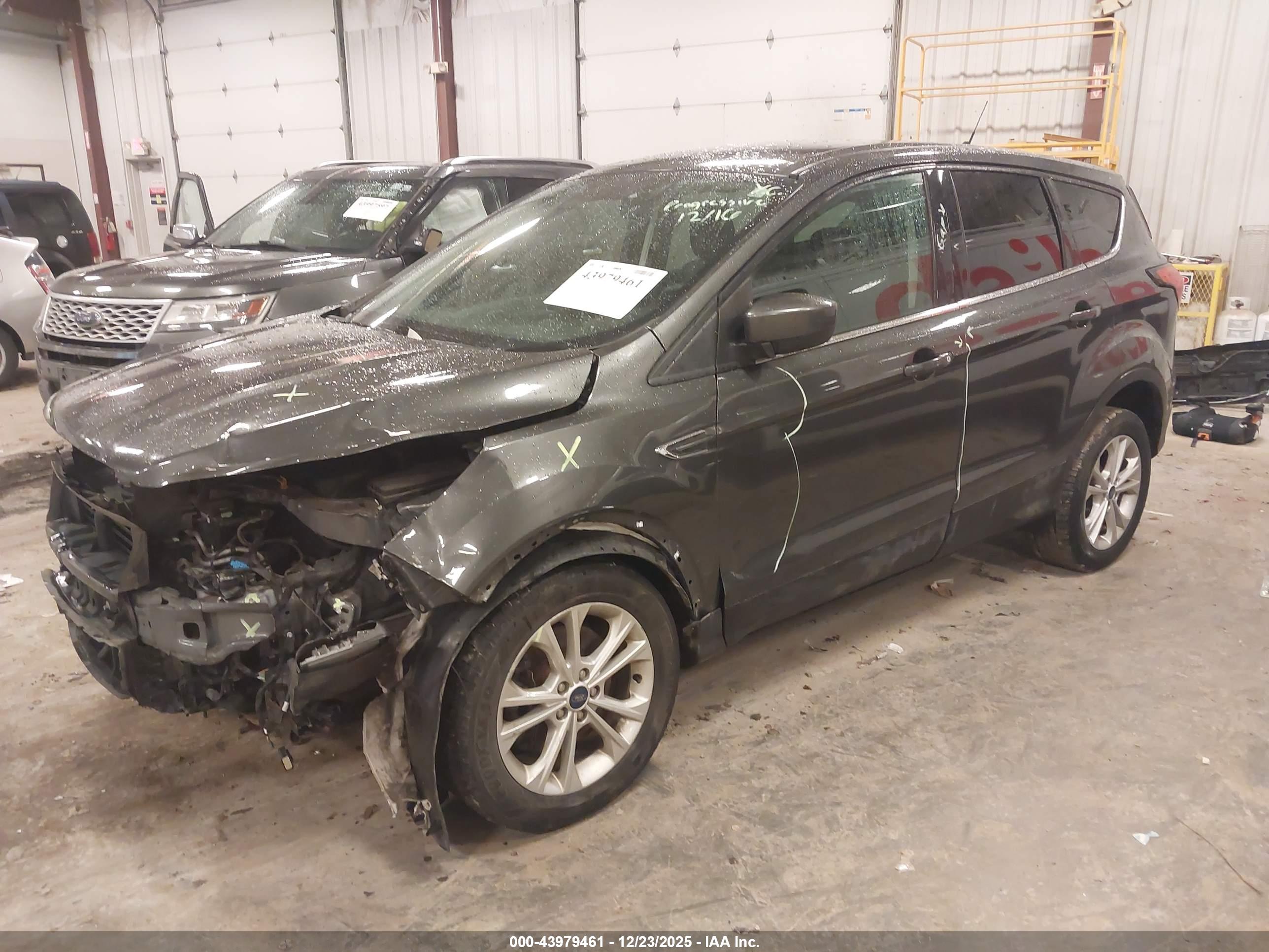 FORD ESCAPE image 2