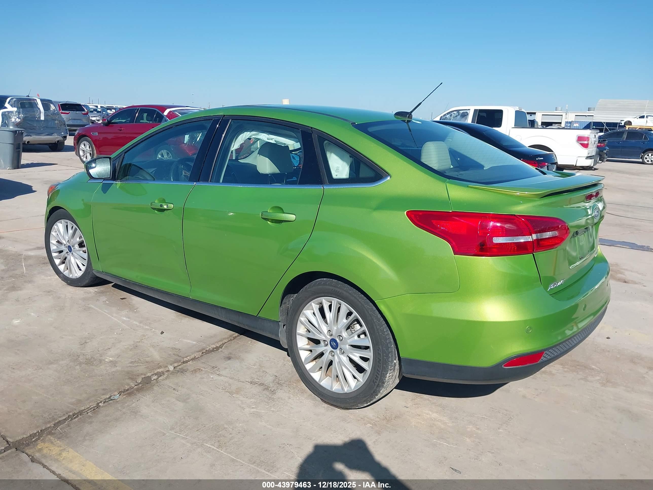 FORD FOCUS image 3