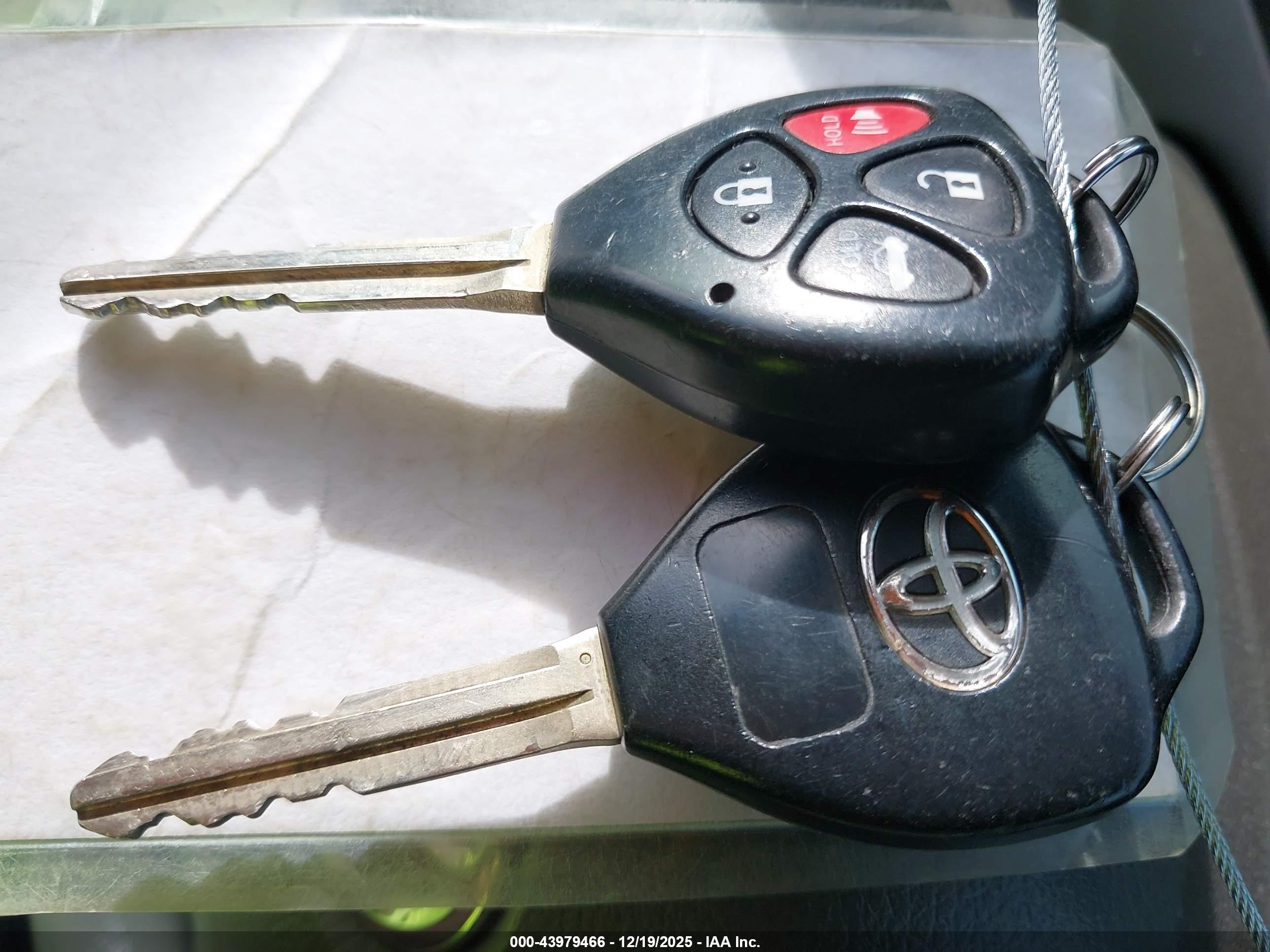 TOYOTA CAMRY image 11