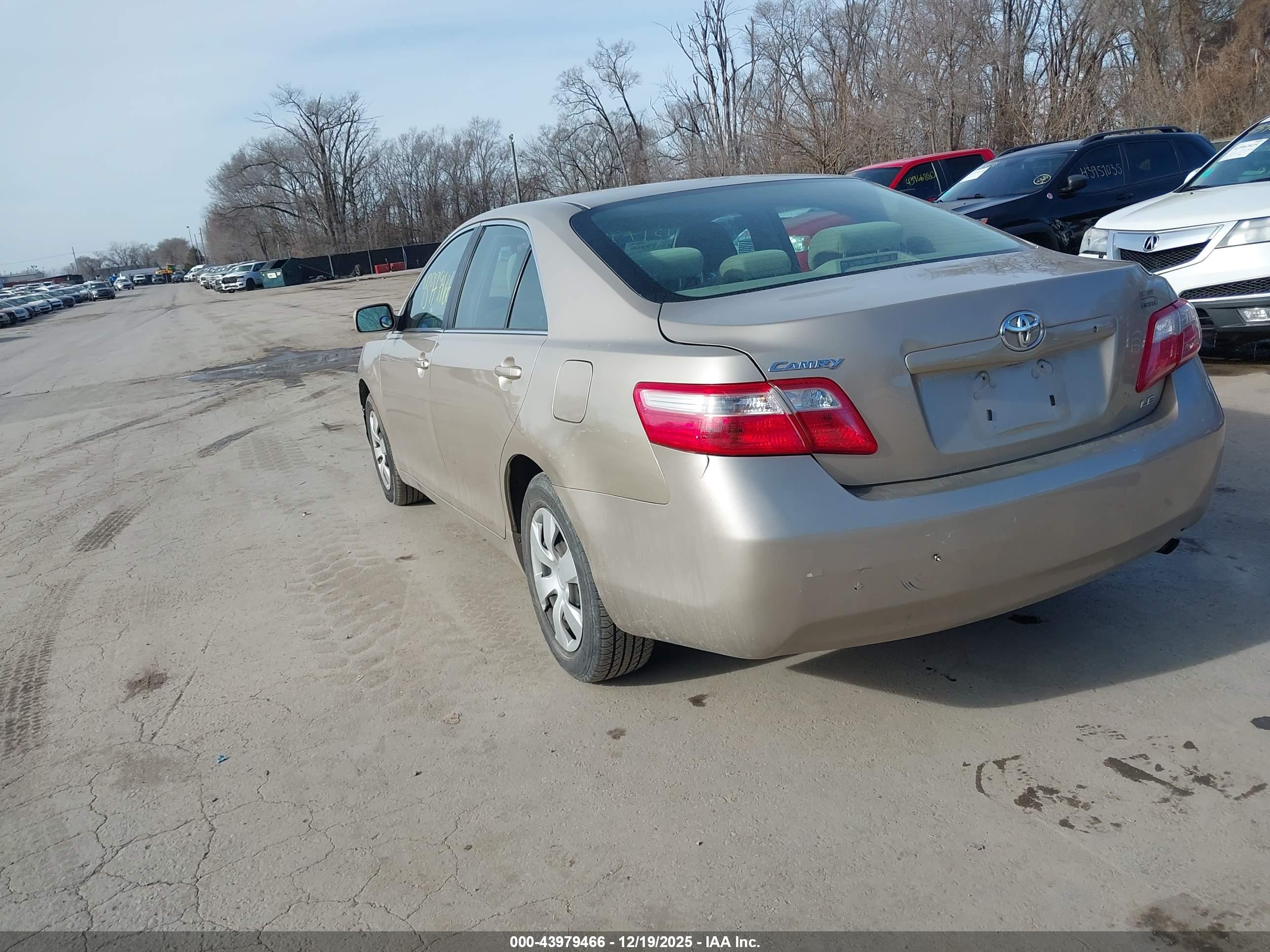 TOYOTA CAMRY image 3