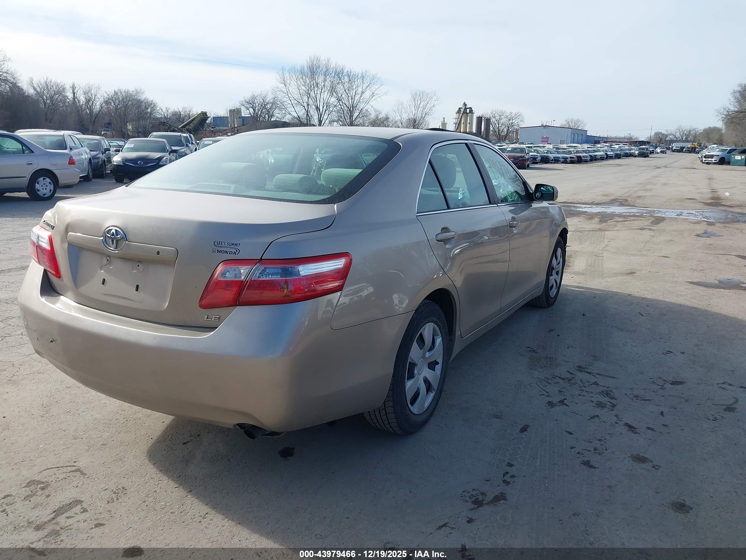 TOYOTA CAMRY image 4