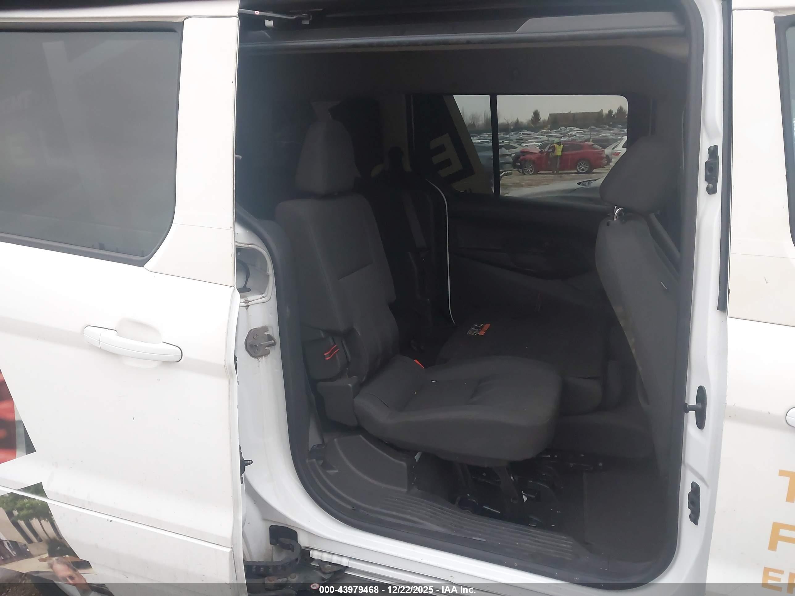 FORD TRANSIT image 8