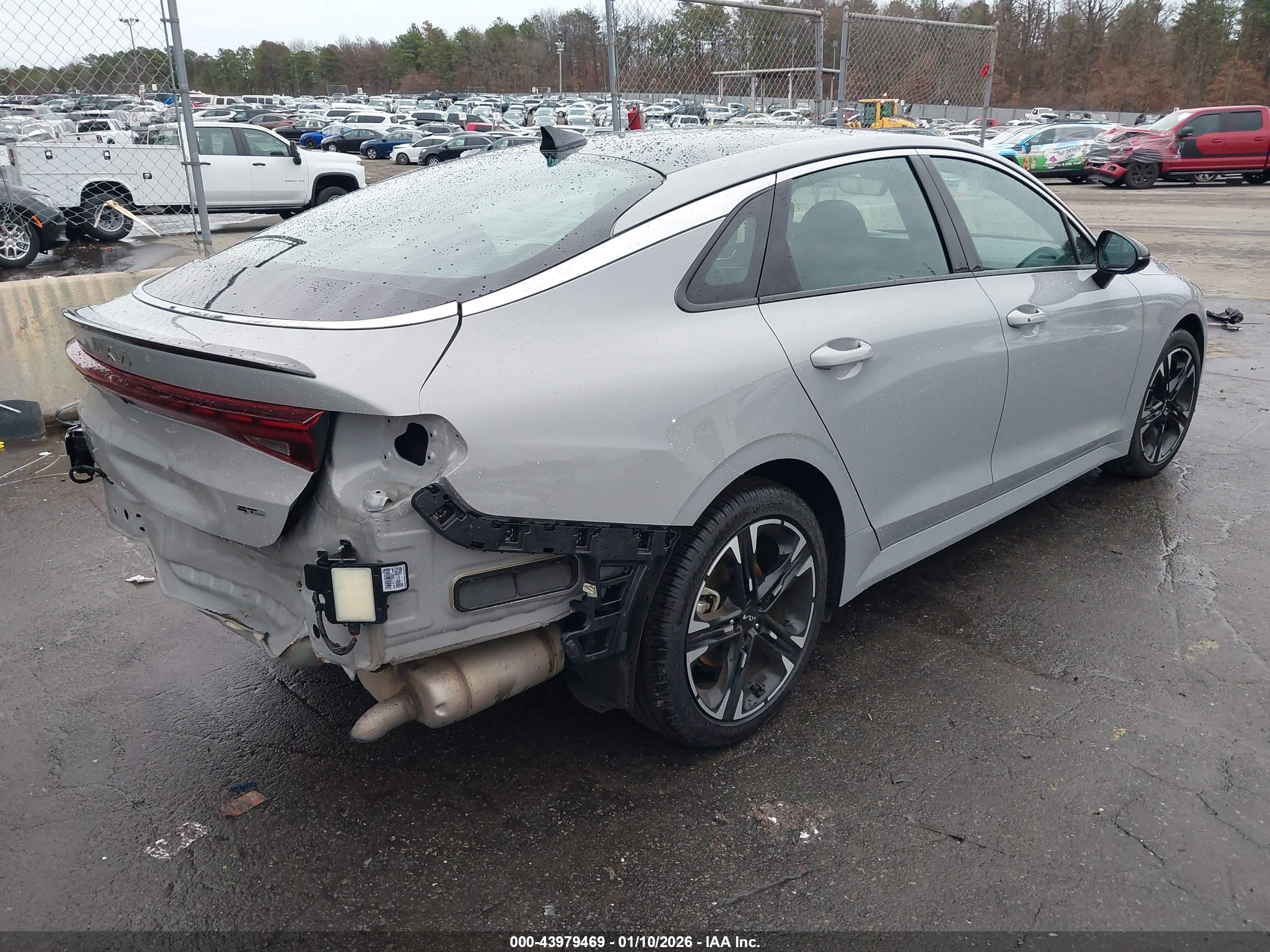 KIA K5 image 4