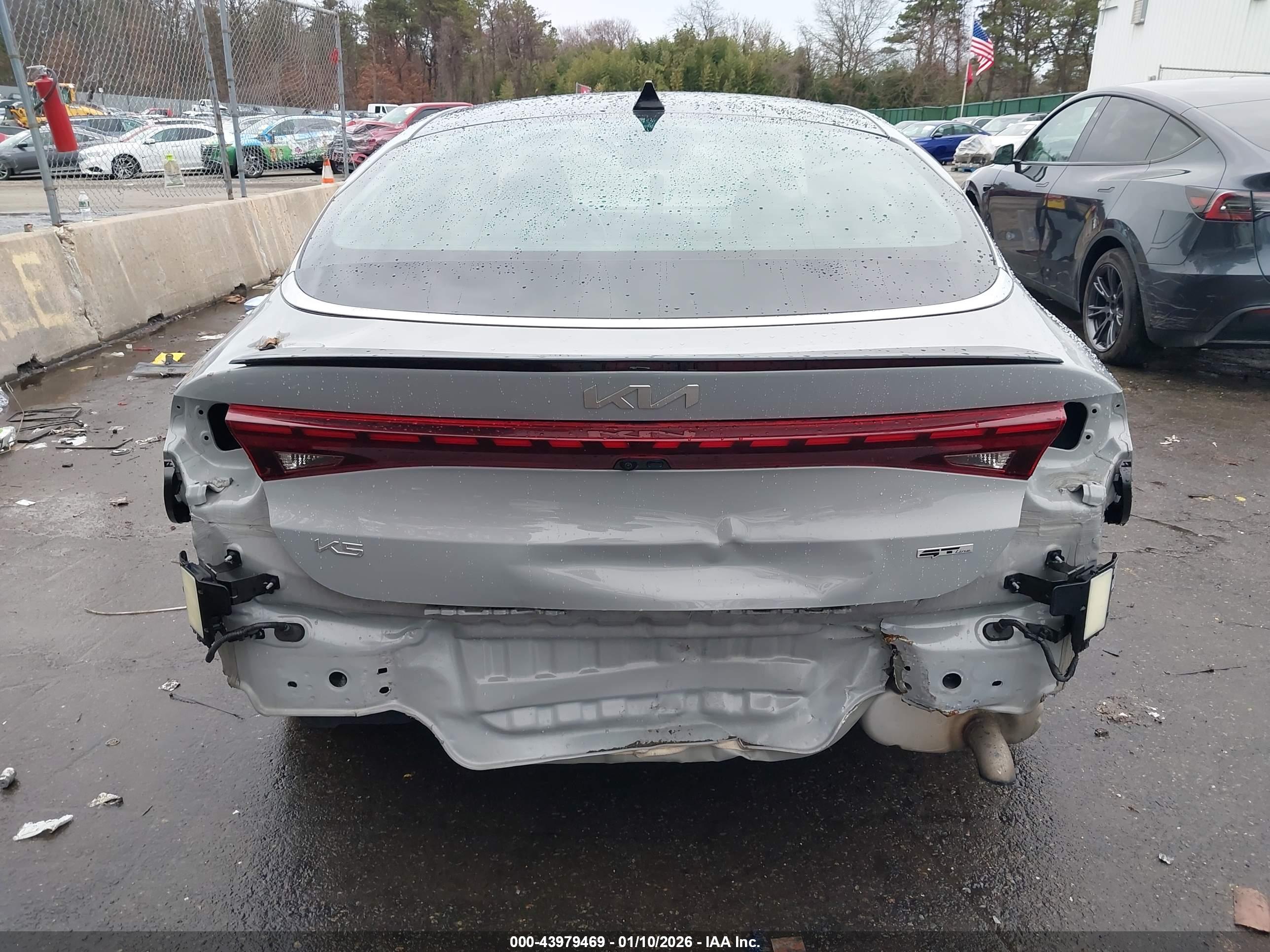 KIA K5 image 6