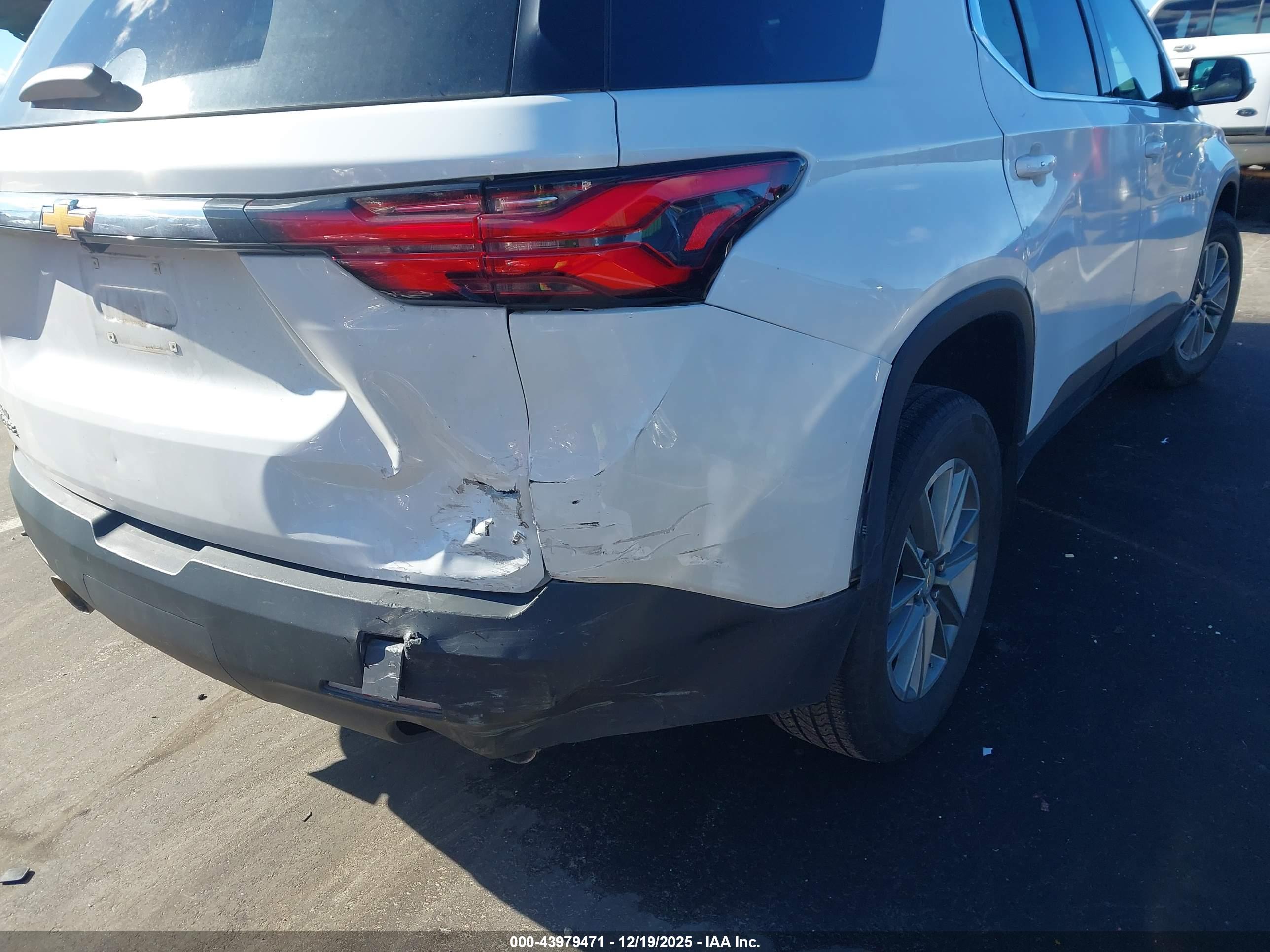 CHEVROLET TRAVERSE image 6