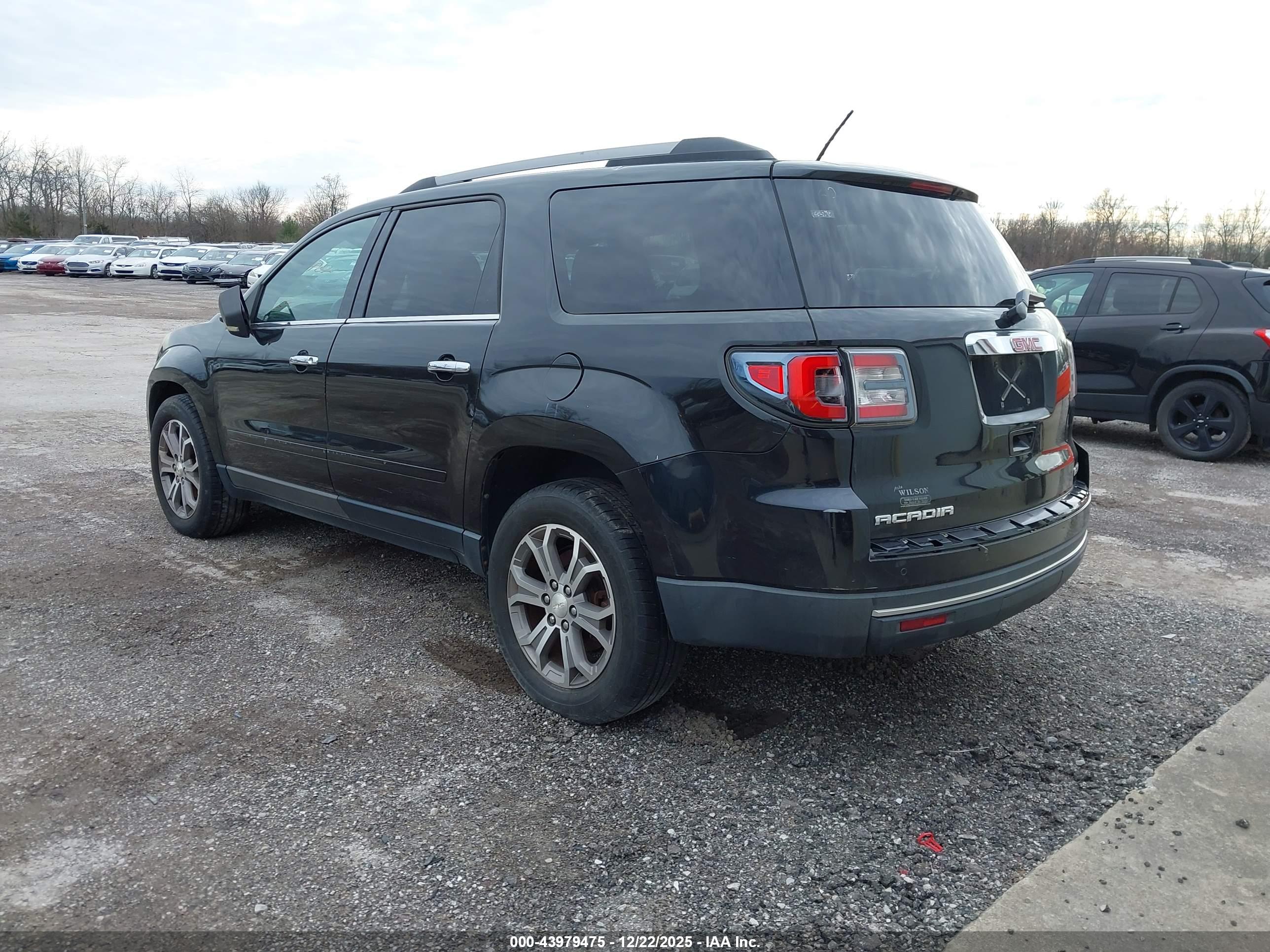 GMC ACADIA image 3