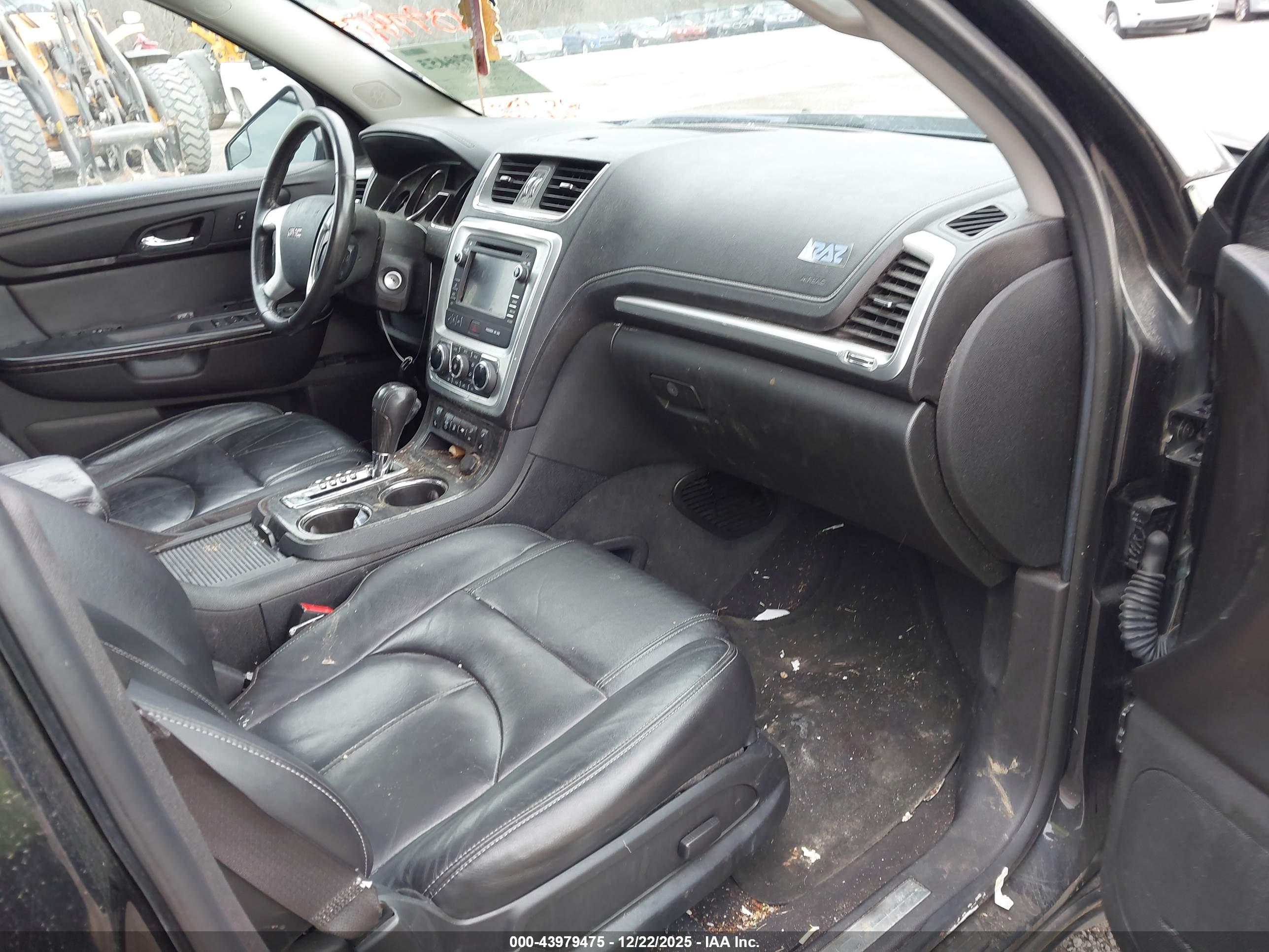 GMC ACADIA image 5