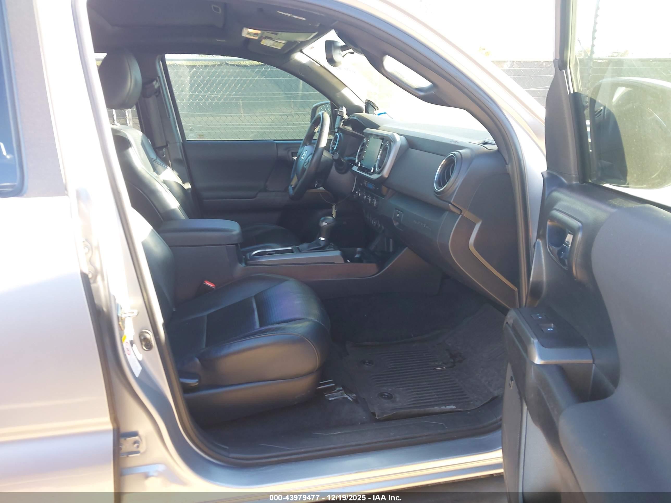 TOYOTA TACOMA image 5