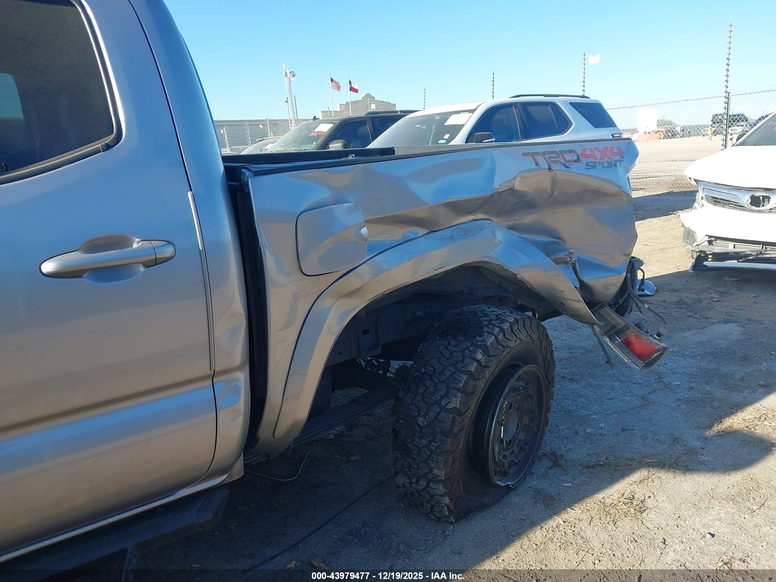 TOYOTA TACOMA image 6