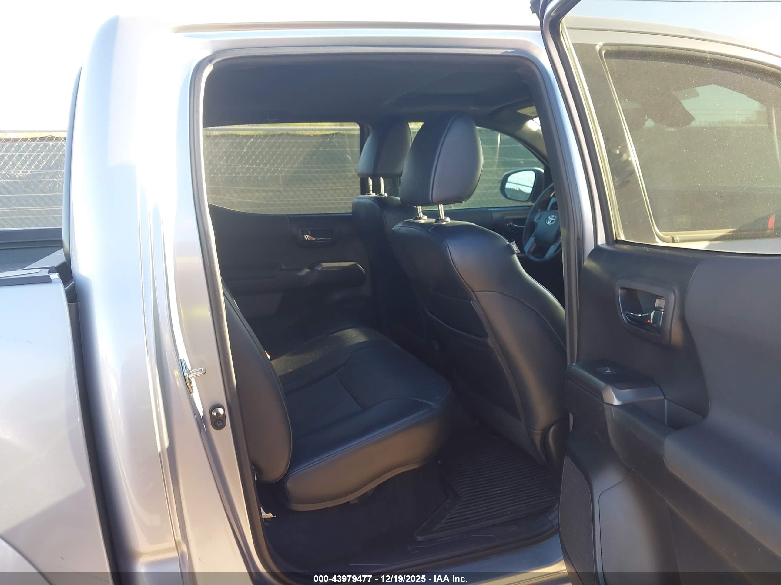 TOYOTA TACOMA image 8