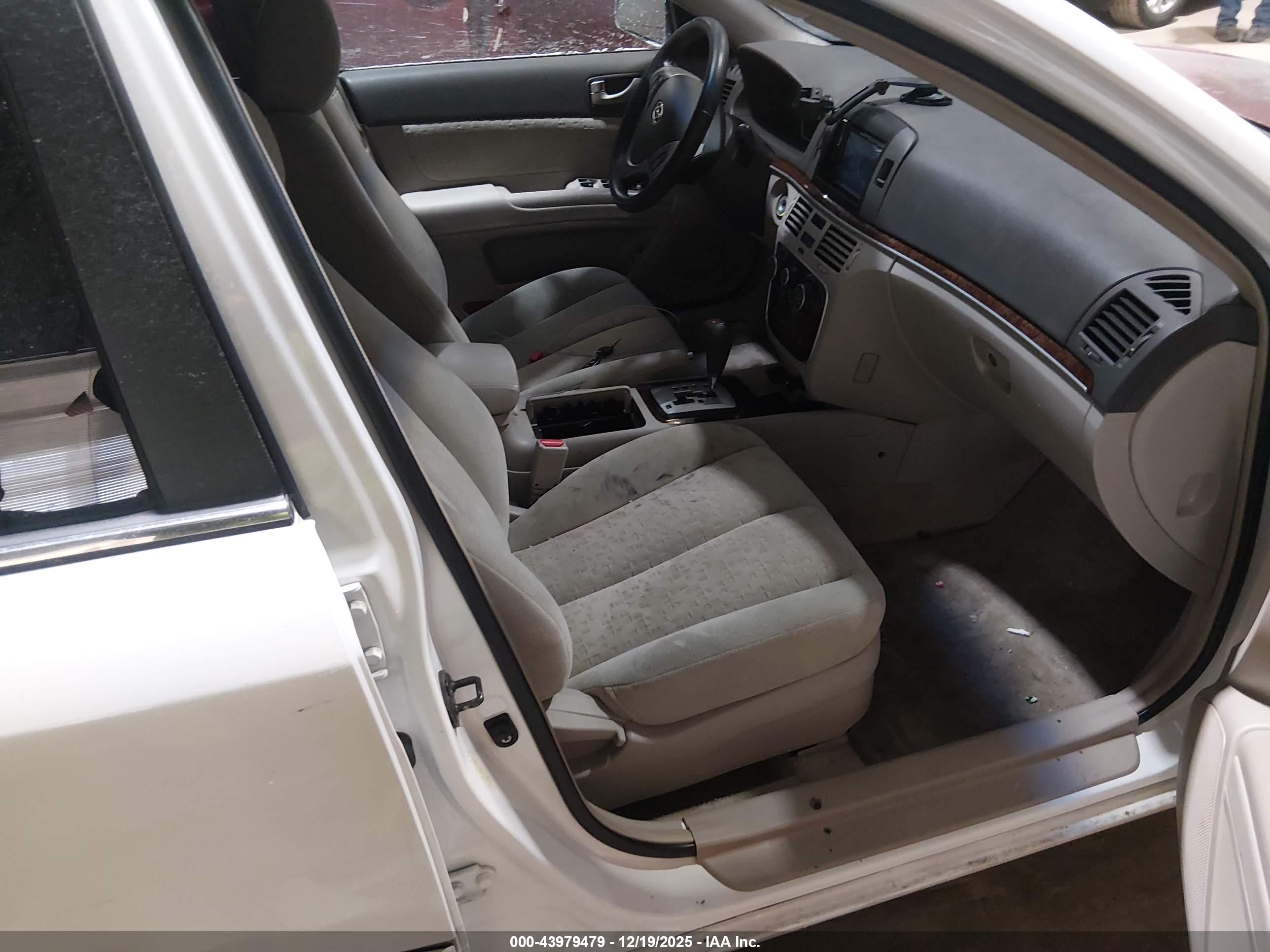 HYUNDAI SONATA image 5
