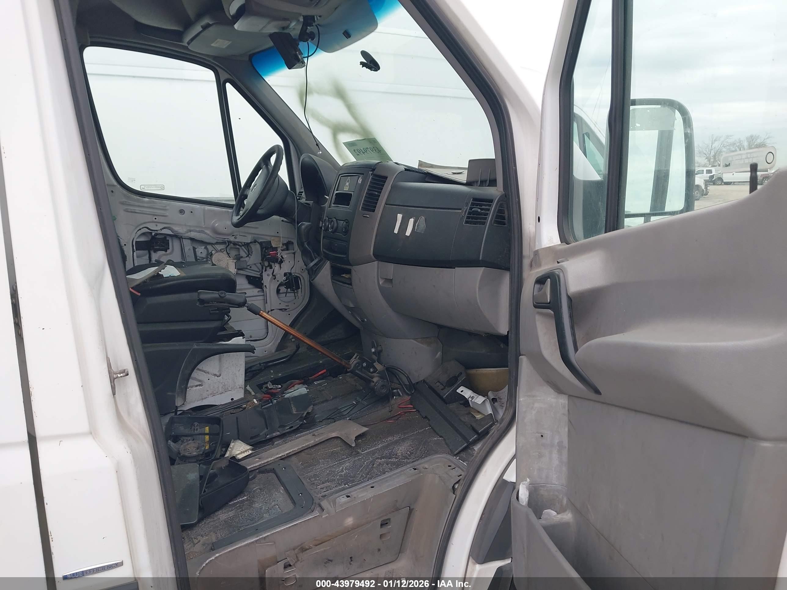 MERCEDES-BENZ SPRINTER image 5