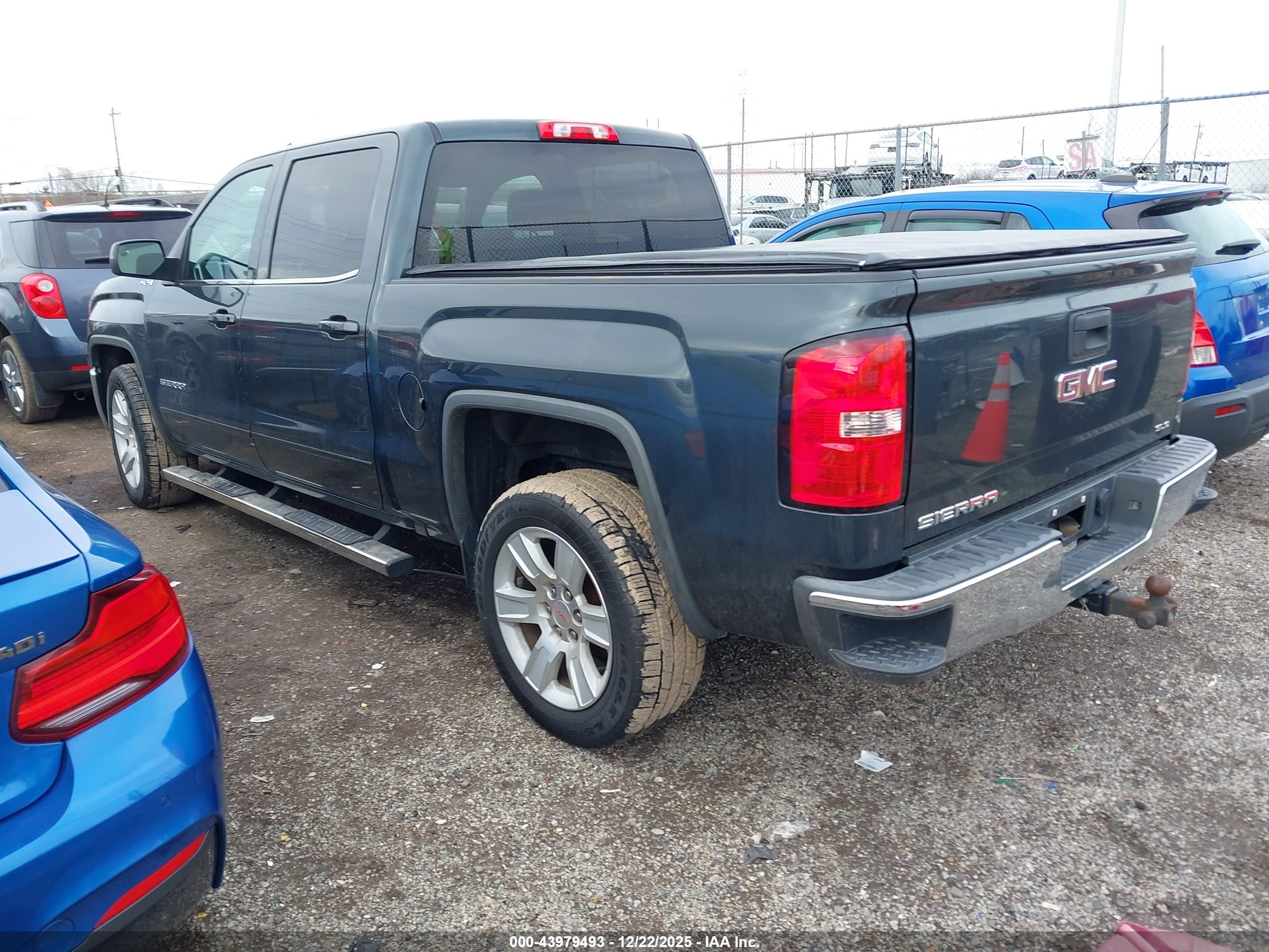 GMC SIERRA image 3
