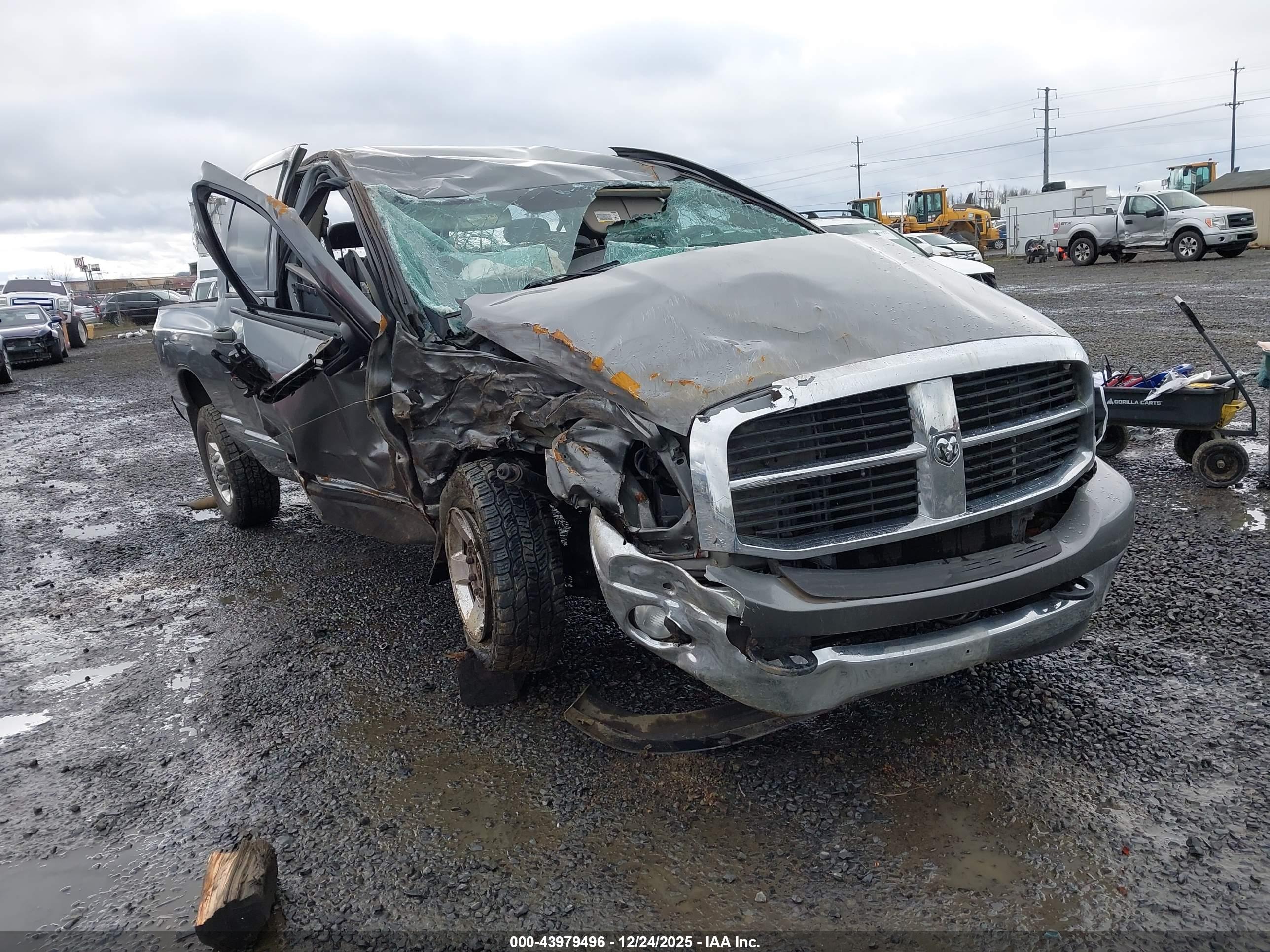 DODGE RAM image 6