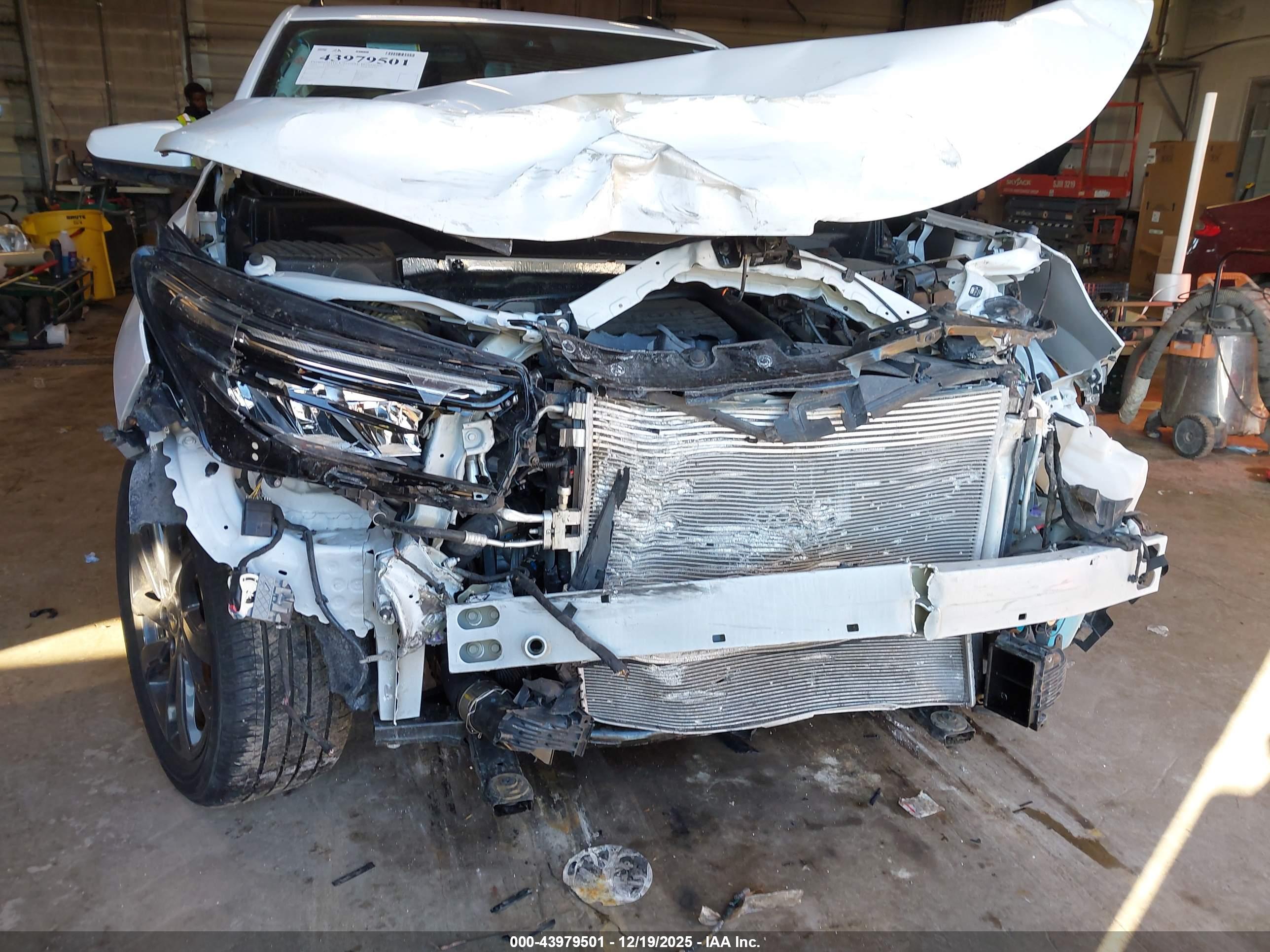 CHEVROLET EQUINOX image 6